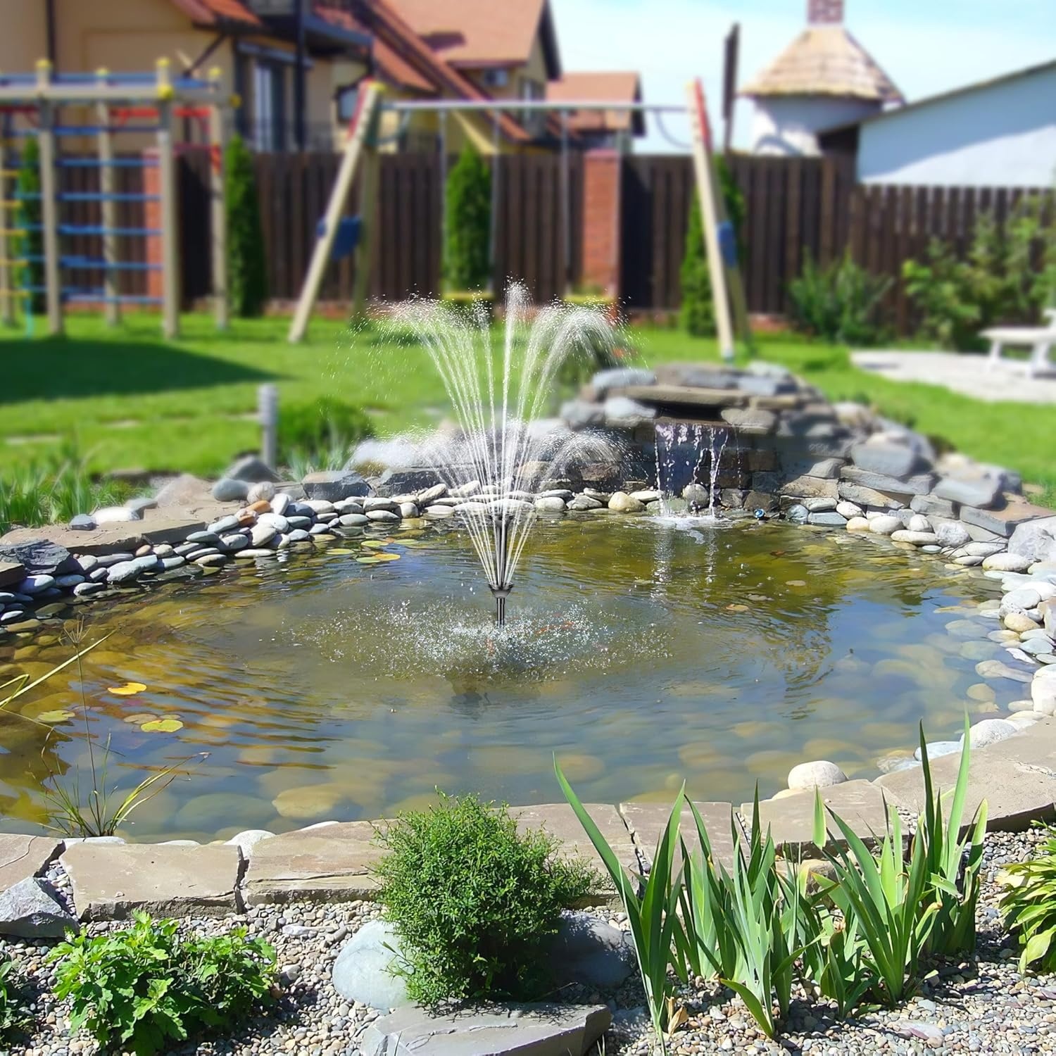 Waterpomp voor vijvers 40W, 2500 L/U met 3 sproeikoppen en regelklep tot 4000L