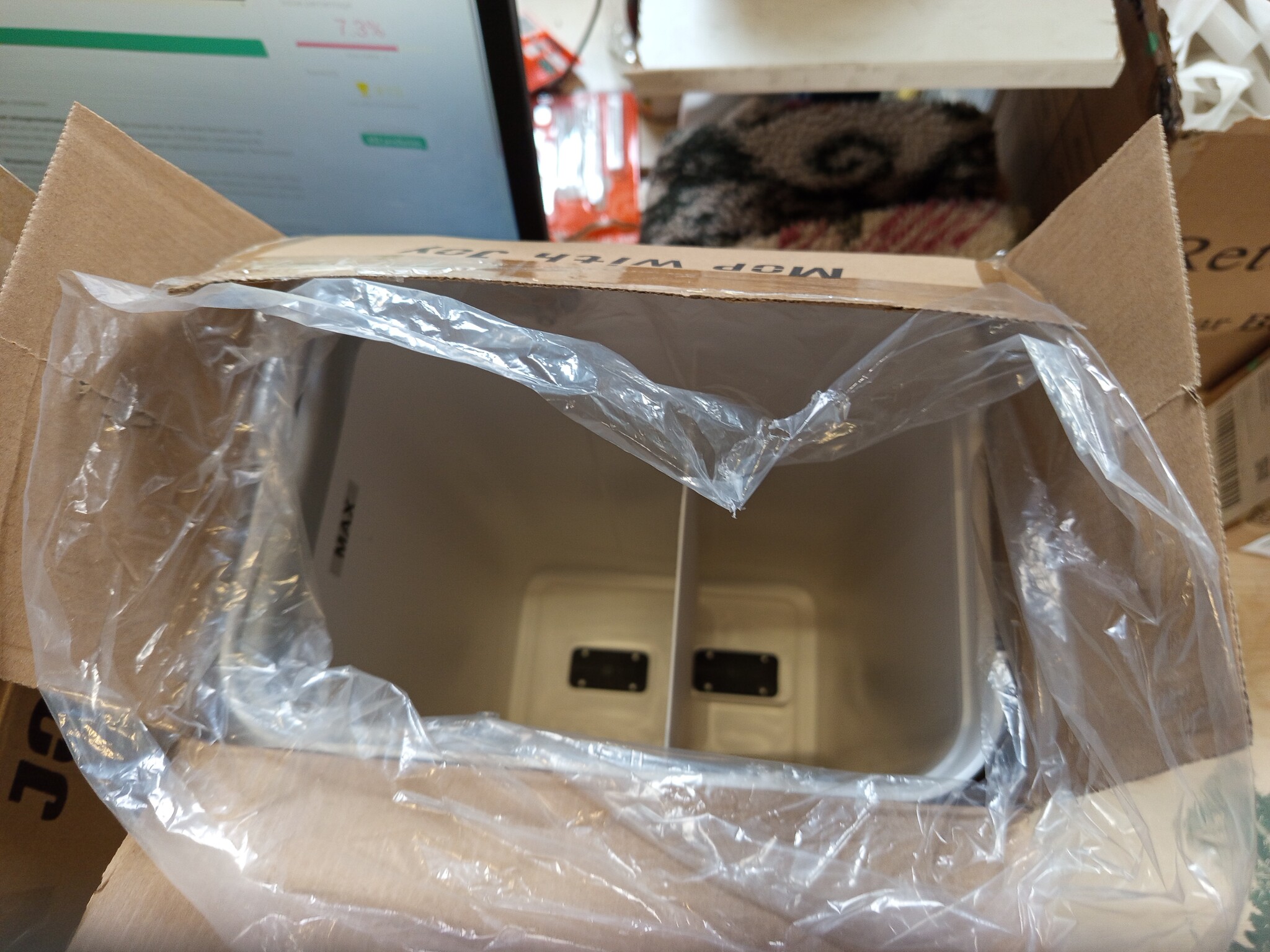 JOYMOOP Dweil Mop Set met Emmer en Wringer voor Thuis, Platte Vloer Mop en Emmersysteem, Moppen voor Vloerreiniging en Wandreiniger, met 3 Wasbare Microvezel Moppads