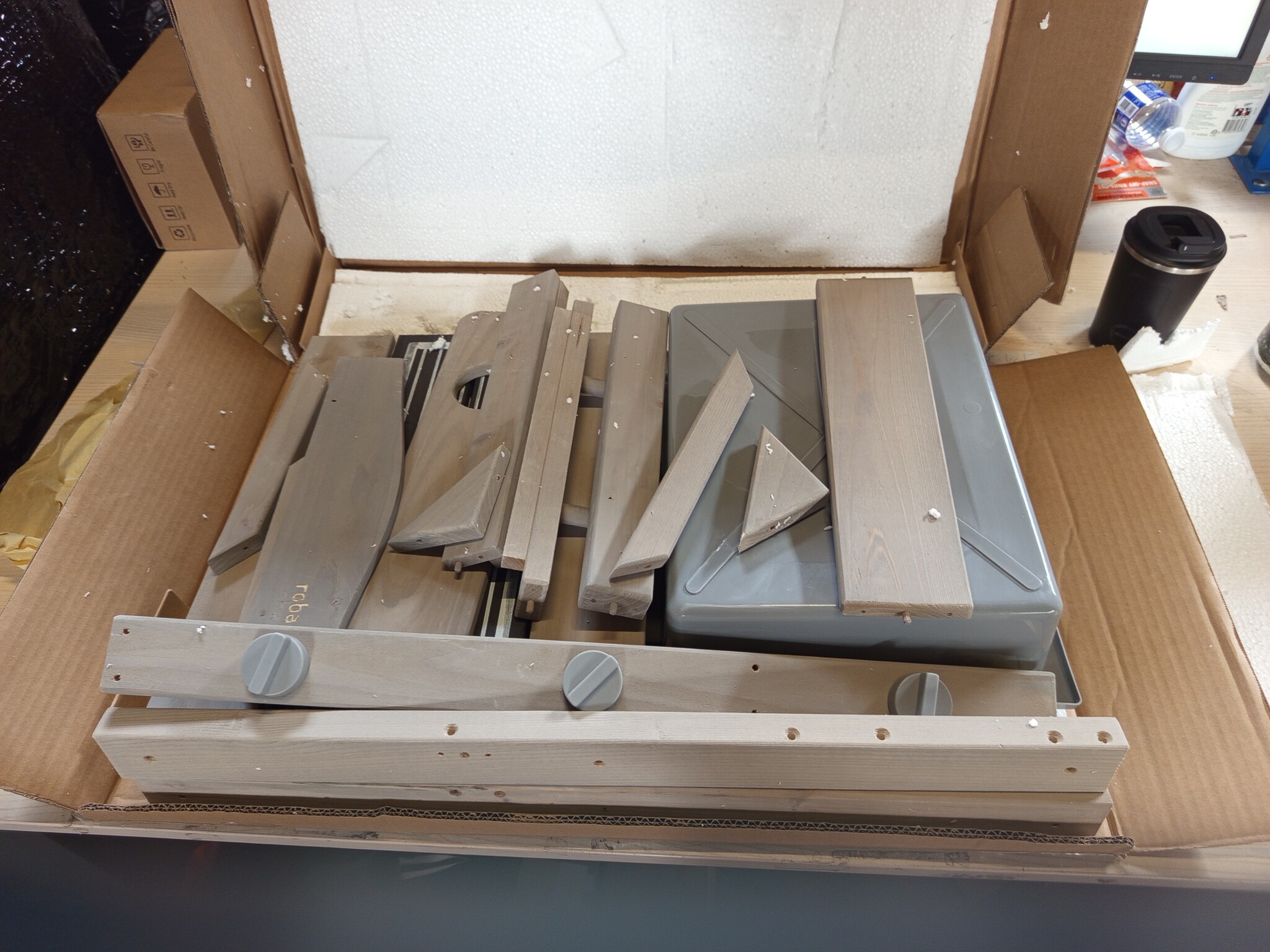 roba Hangende Modderkeuken voor Kinderen - Functionele Buitenspeelkeuken met Waterdispenser & Accessoires - FSC Gecertificeerd Hout - Grijs Gelakt