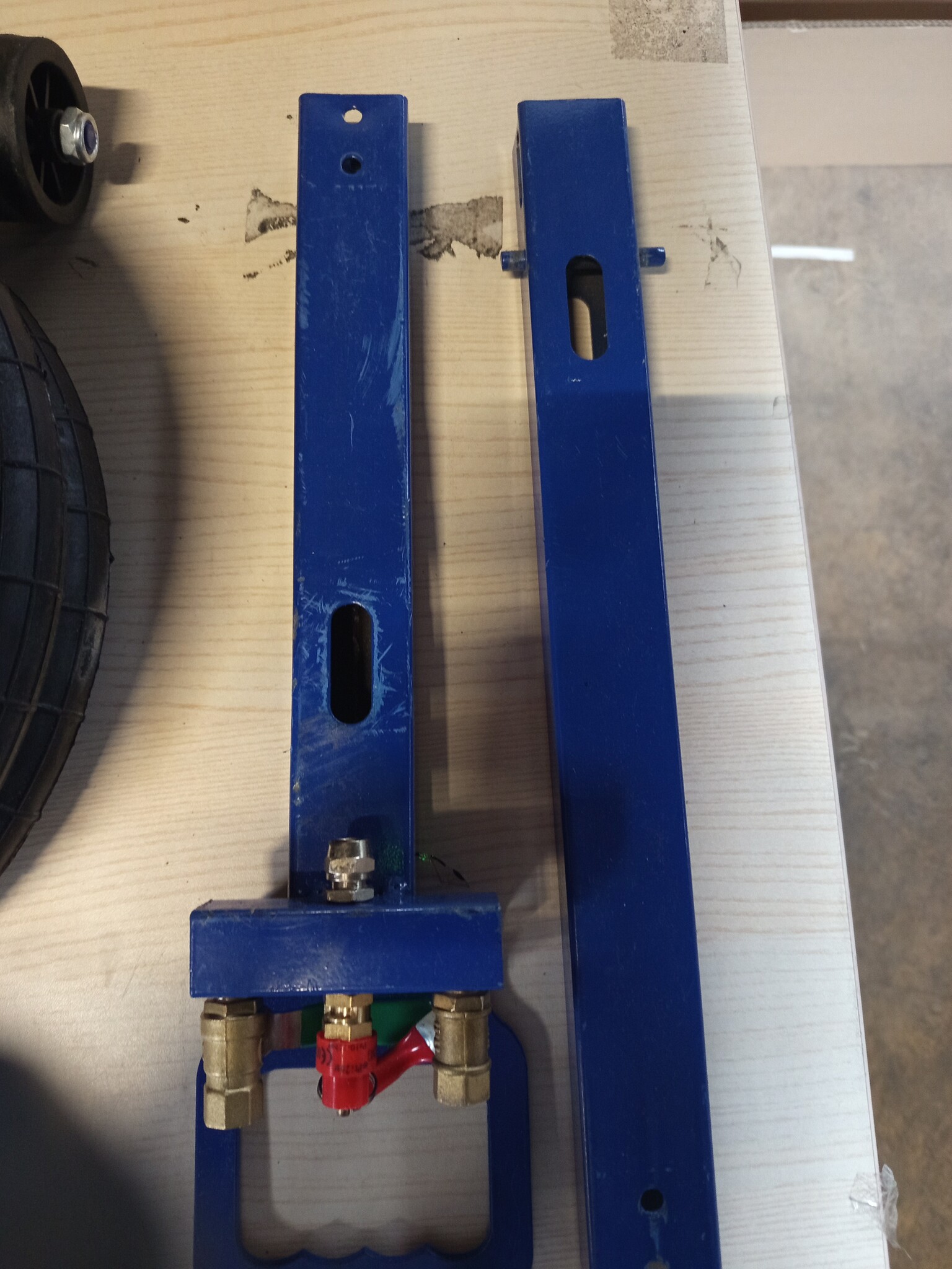 VEVOR 5 Ton Pneumatische Krik Bereik 140-470 mm Pneumatische Hefkrik 0,8-1,0 MPa 3 Luchtkussens Lange Verstelbare Handgreep Snelheffen voor Auto Reparatie Onderhoud SUV Werkplaats Garage