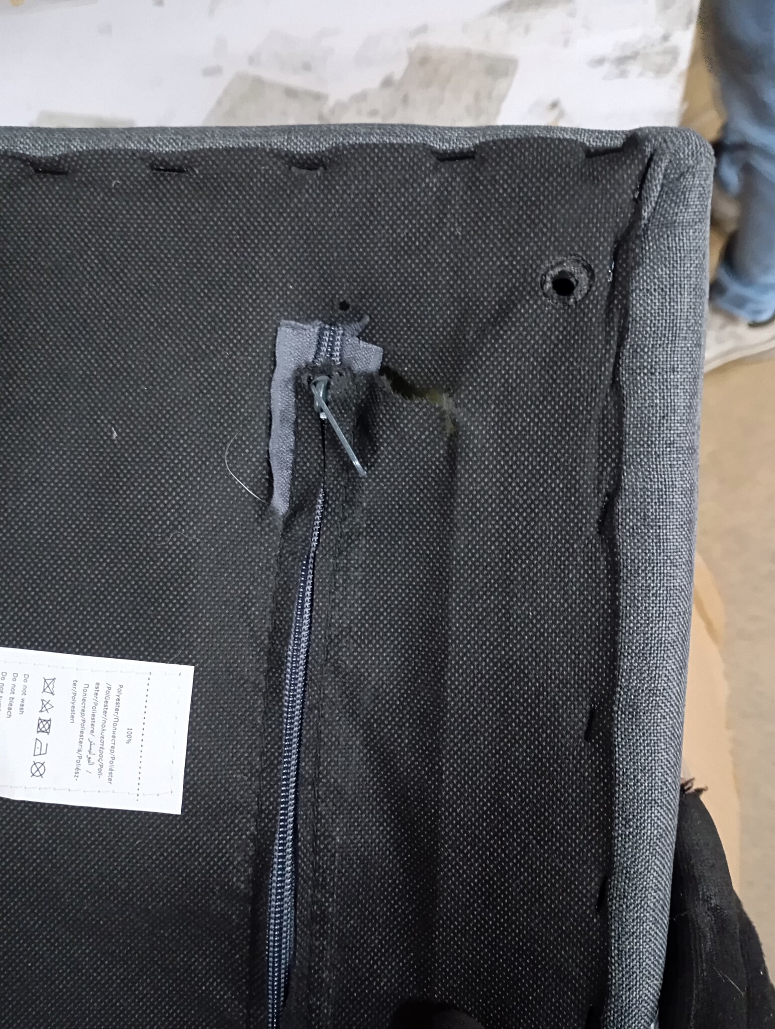 vidaXL Donkergrijze Stoffen Kruk met Houten Poten - 58% Korting!