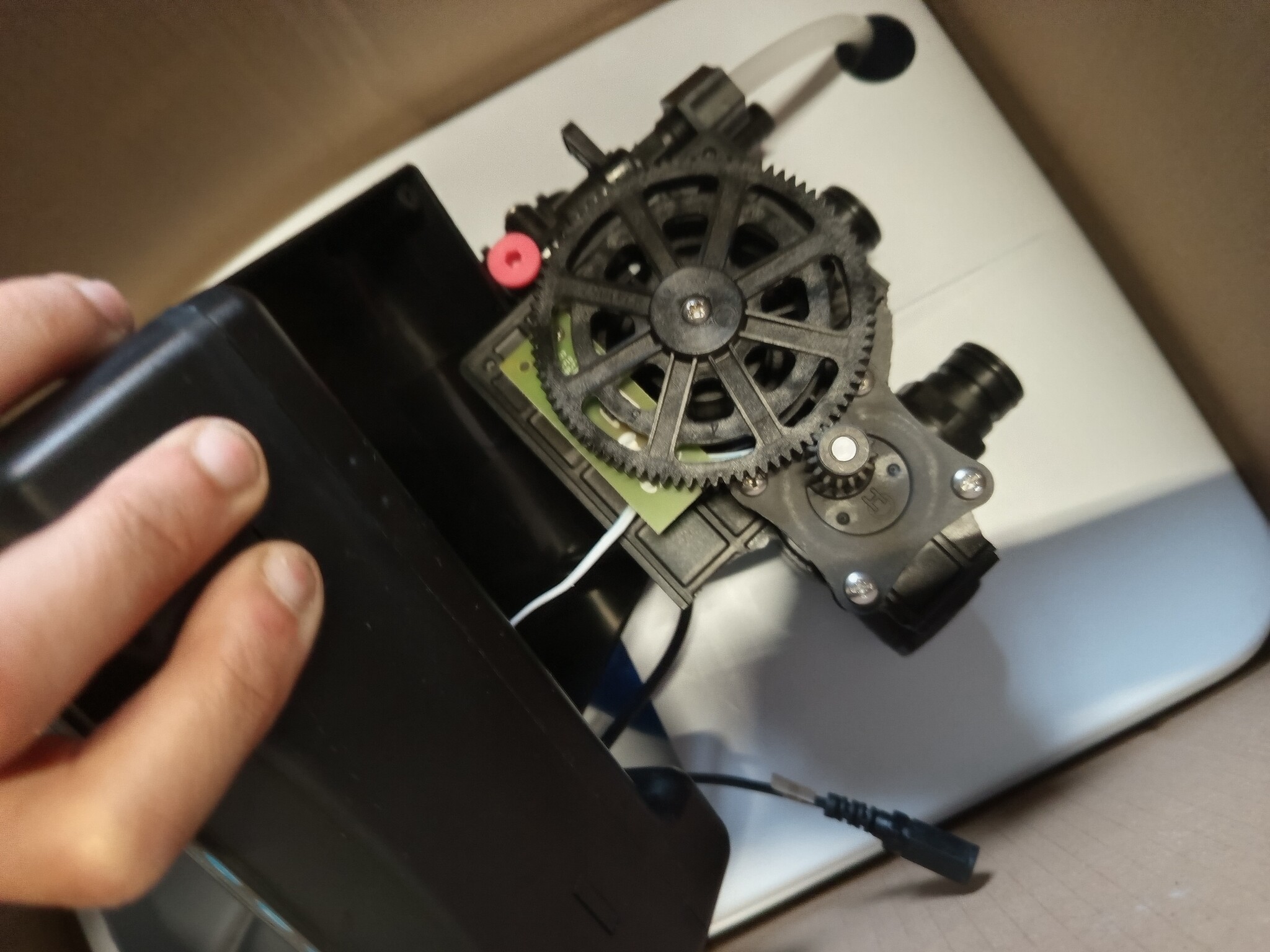 WK New Octopus Slim Waterontharder - Compact Waterfiltratiesysteem voor Huishoudelijk Gebruik - Slim