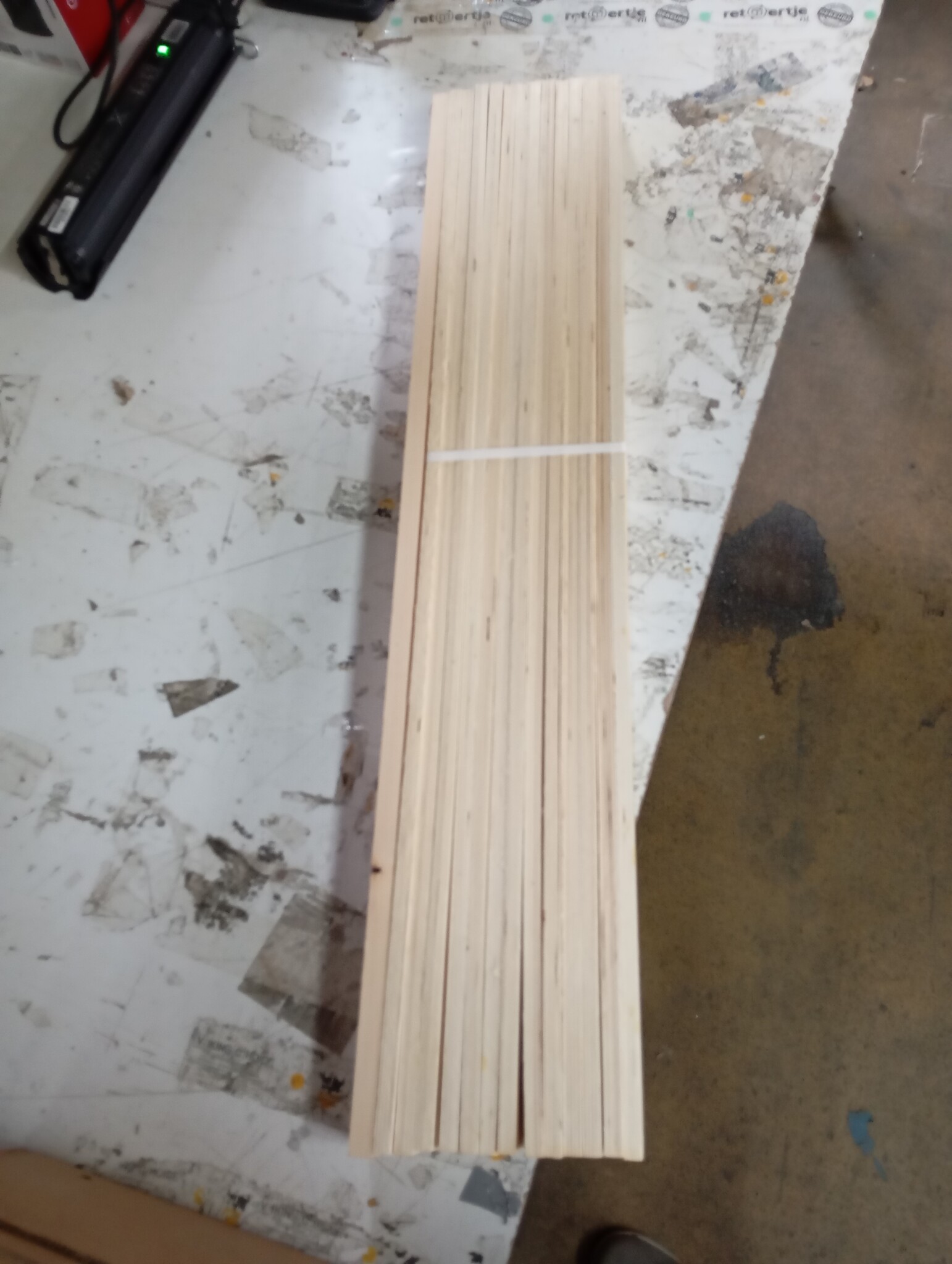 Massief Grenen Bedframe Grijs 200x200 cm - 86% Korting!