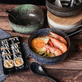 Ramen bowl keramische set (4 stuks) met lepel eetstokjes, 1100 ML grote soepkom, slakommen voor soep, pho en sushi bowl (Blauwe kom set)