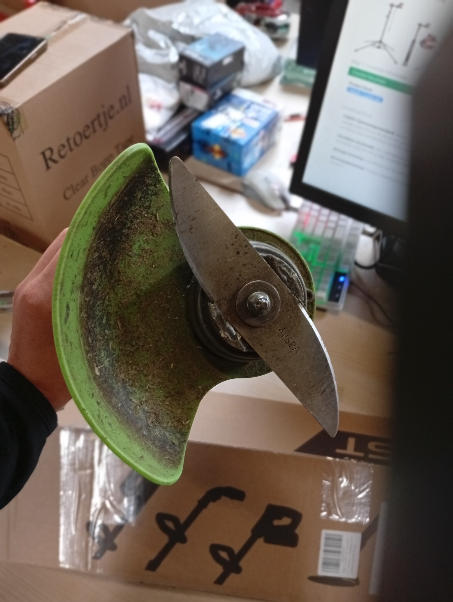 Accu Grasmaaier met Grastrimmer 2x 4.0 Ah Batterijen en Snellader, Groen/Zwart