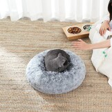 Feandrea Fluffy hondenmand, kattenmand, donutkussen, wasbaar, verwijderbare middenvulling, lang pluche, diameter 50 cm, Ombre grijs PGW037G01 - Maat L 50 x B 50 x H 20 cm