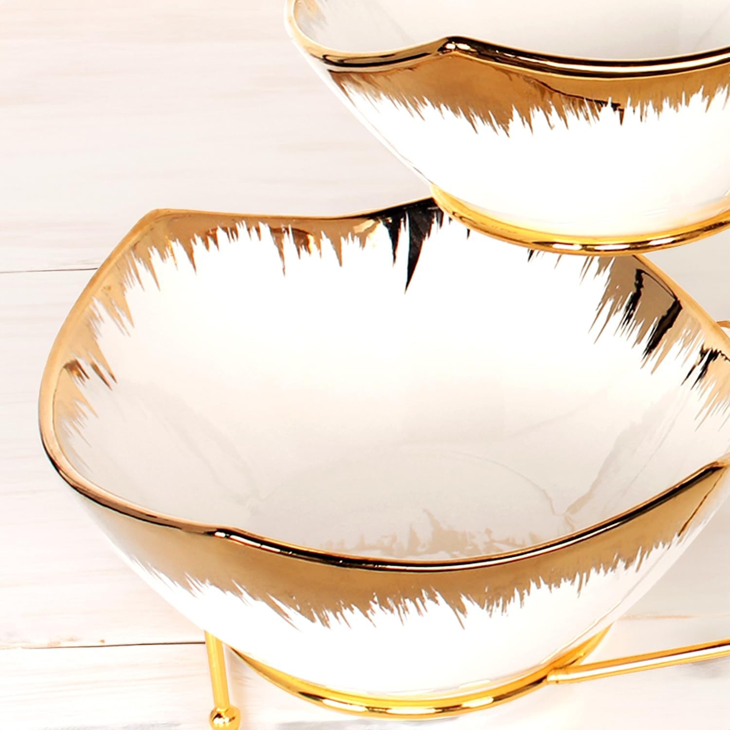 Serveerplateau met 3 keramische schalen, goudkleurig, 18/21/26 cm
