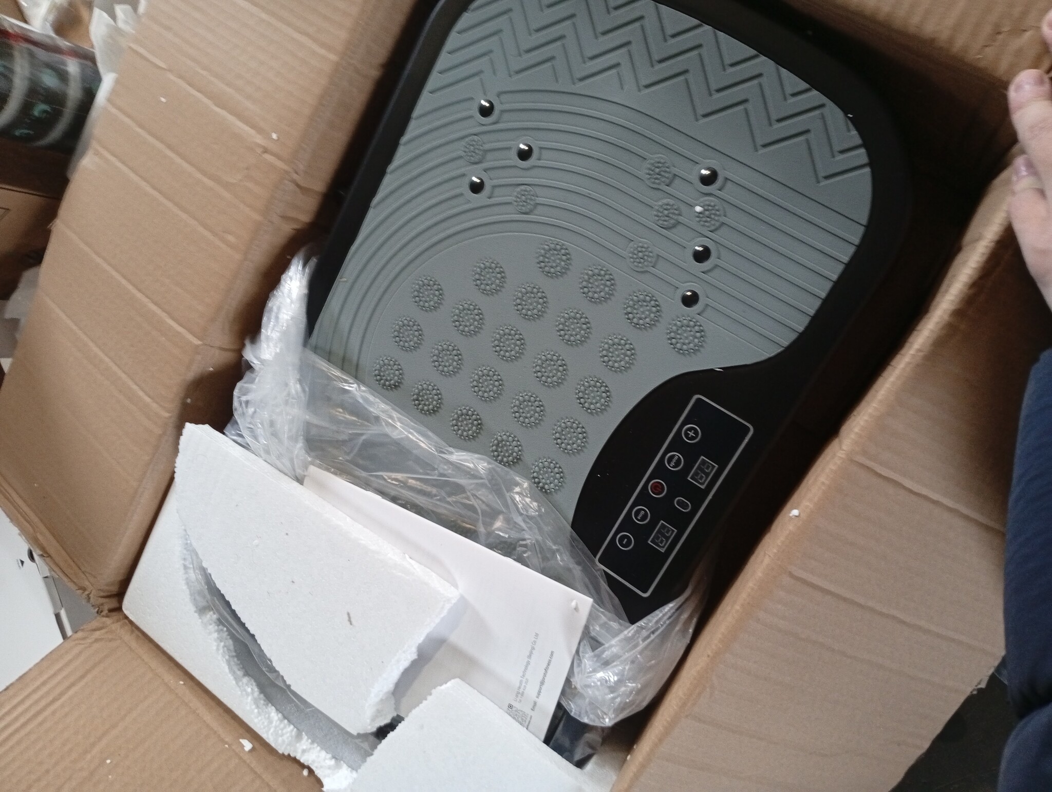 JOROTO JV30 Vibratieplaat | Training voor het hele lichaam voor thuis| 9 Schudstanden | 99 Trillingsniveaus | met Afstandsbediening Weerstandsbanden | Belastbaarheid 150kg | Gewichtsverlies