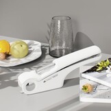 Knoflookpers, keukengerei met knoflookschiller, gebruiksvriendelijke handgreep, efficiënt gereedschap voor het maken van knoflookpasta, eenvoudig schoon te houden knoflookpers (wit)