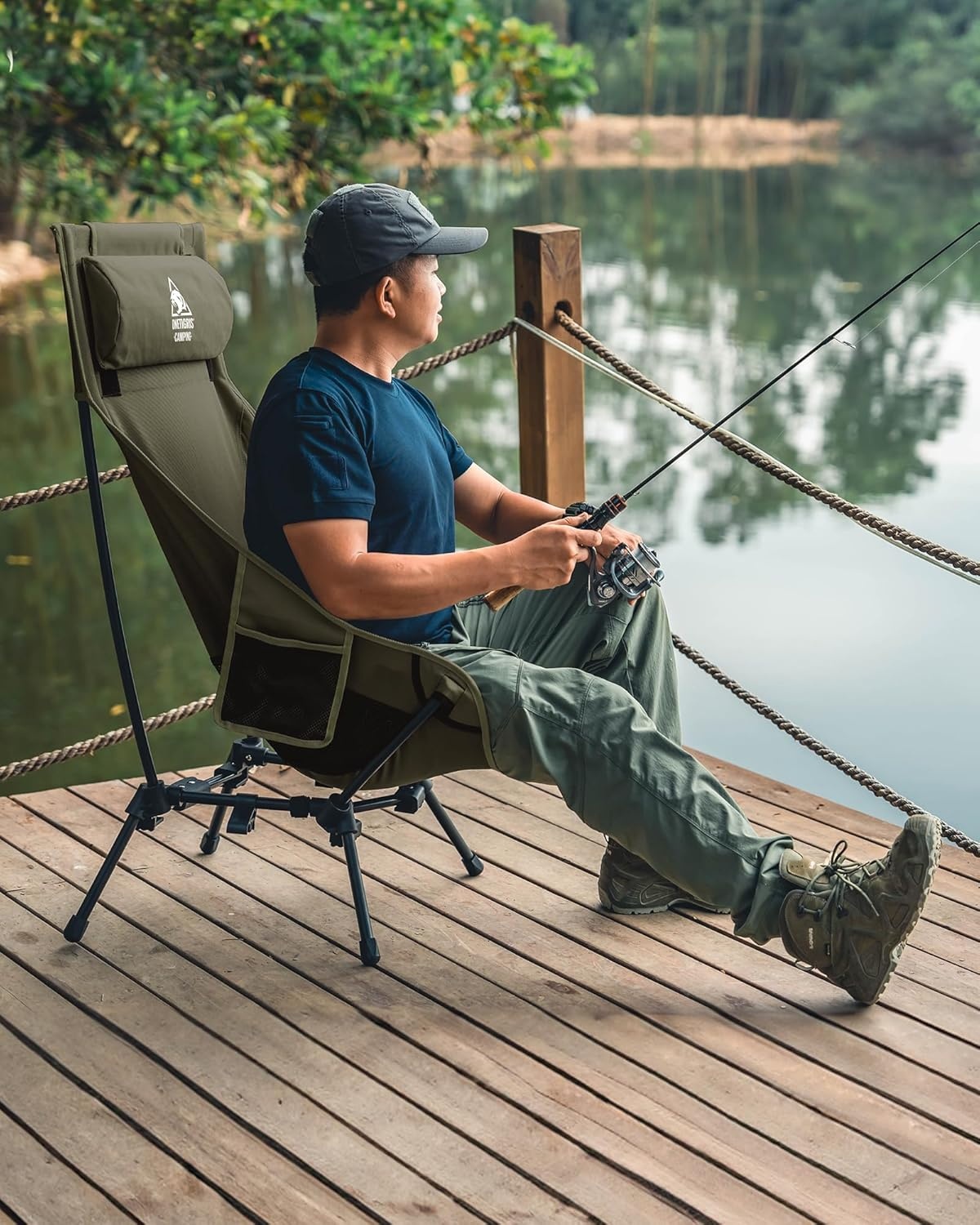 OneTigris Dragonhide Campingstoel, klapstoel, vissersstoel, hoge rugleuning, opvouwbaar, belastbaar tot 125 kg, licht, inklapbaar, met 2 zijzakken, voor outdoor, wandelen, rangergroen