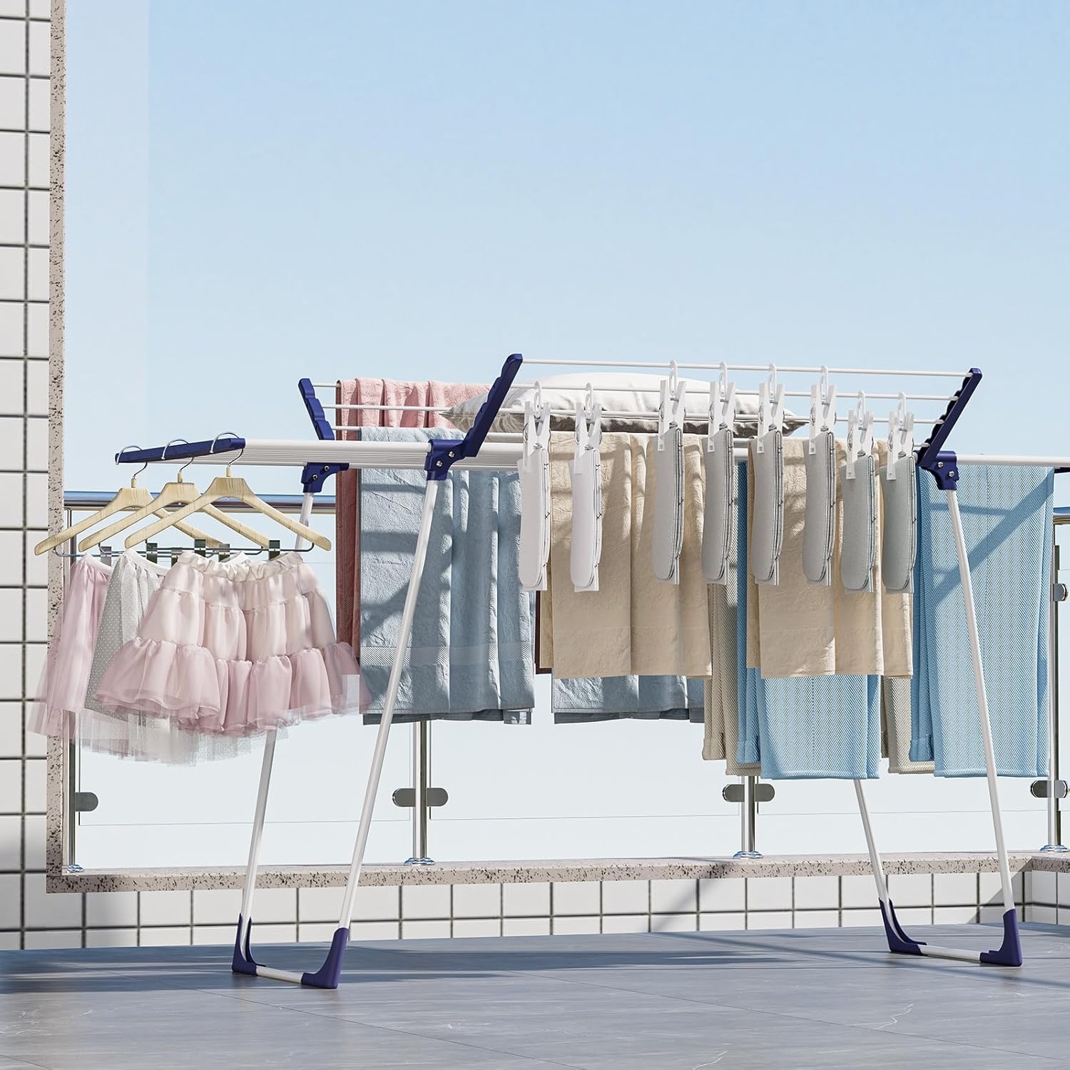 SYKIARIOL Droogrek, vleugeldroogrek, staand droogrek met vleugels, uittrekbaar inklapbaar wasrek met klemzak en sokkenhouder, geschikt voor kleding en handdoeken