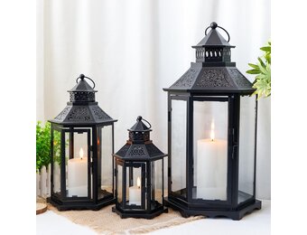 TRIROCKS Set van 3 Decoratieve Kaarslantaarns 46 & 33.5 & 24cm Hoog Grote Vintage Metaal Kandelaarhouders met Versterkt Glas voor Kerstmis Woonkamer Tuin Patio Evenement Binnen Buiten (Zwart)