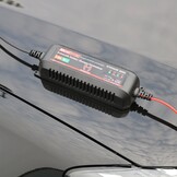Slimme Acculader 12V 2A voor Auto/Motor | Loodzuur & Lithium