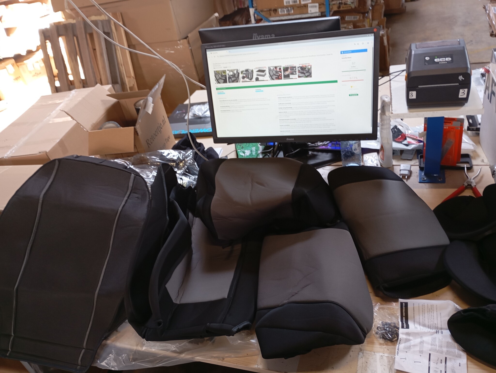 Iveco Daily VI Autostoelhoezen Set 2014-2025 | 2+1 Voorin | Zwart/Donkergrijs | 85% Korting