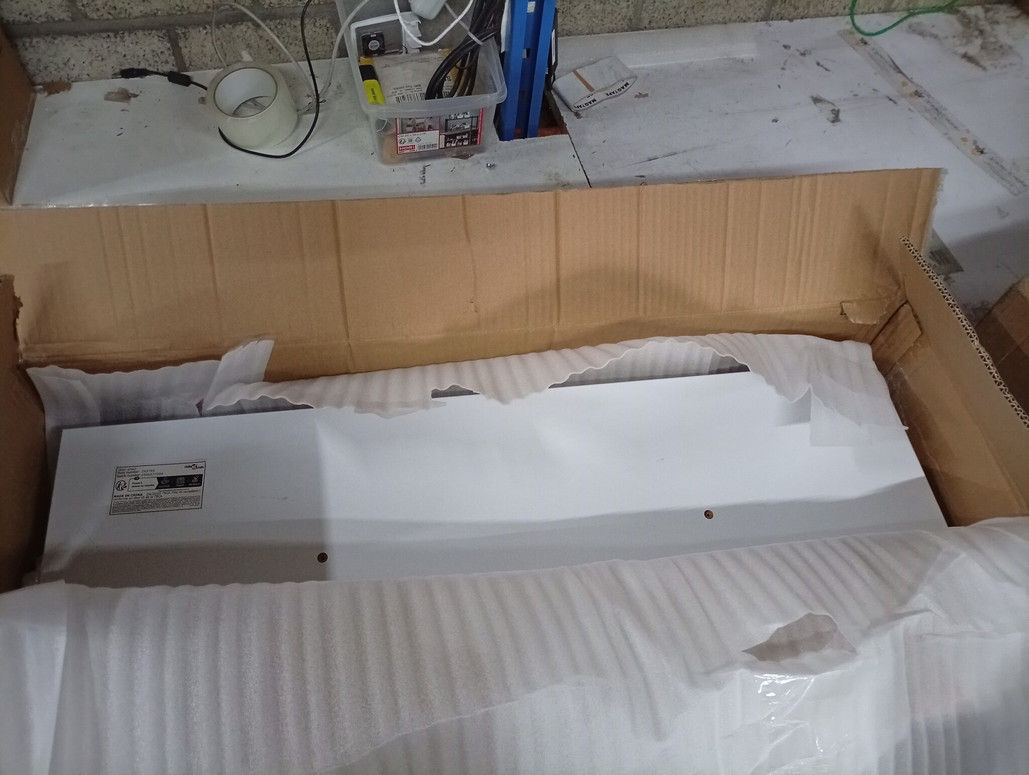 Wandplanken MDF zwevend voor boeken/dvd wit 2 st