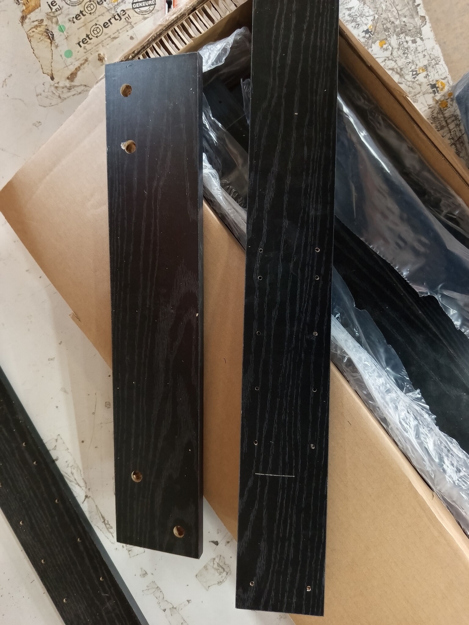 Hoofdbord Zwart Eiken 140cm - Retouren met 61% Korting