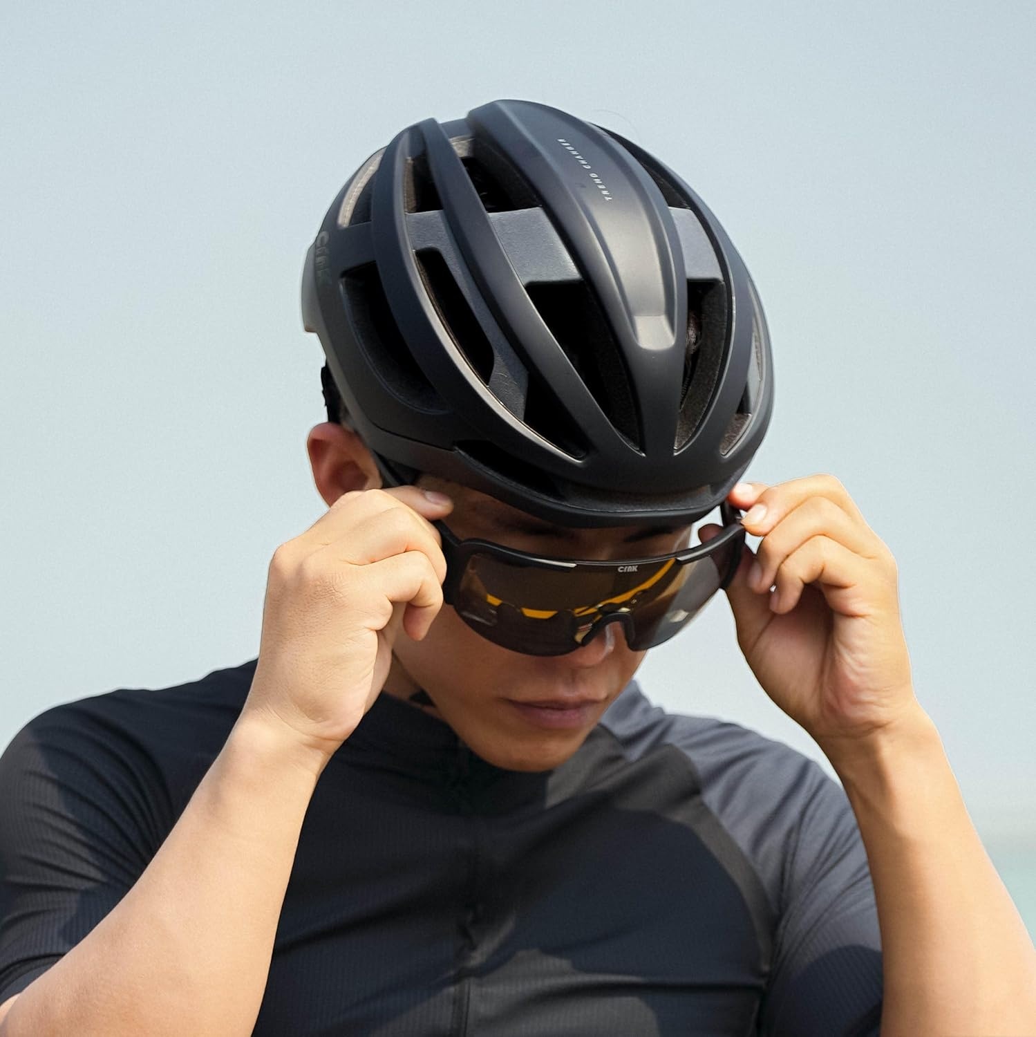 Ultralichte Fietshelm (200g) met Magneetsluiting - 78% Korting!
