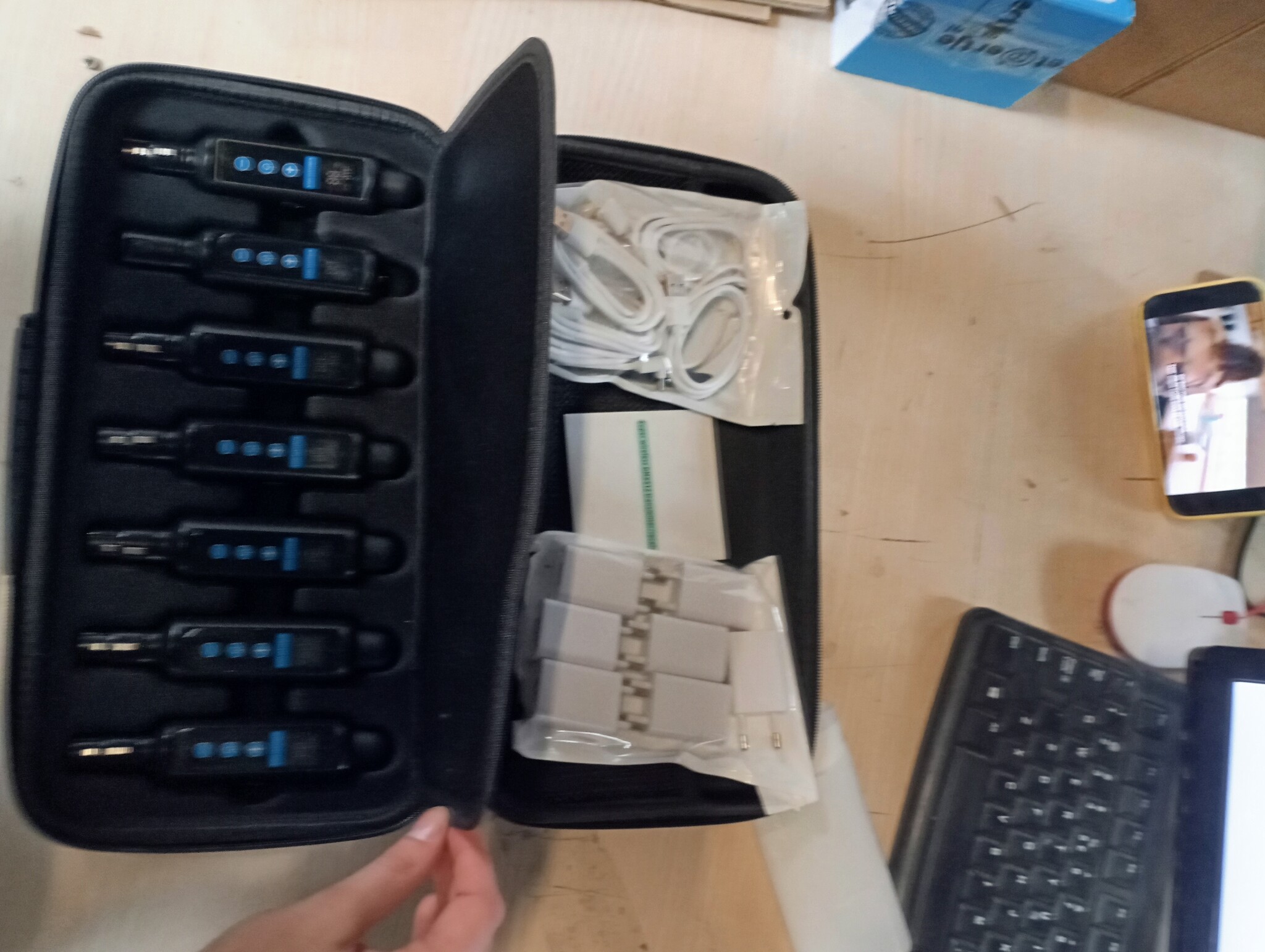 Draadloze controller met box, draadloze zender/6 ontvangers, batterij-aangedreven ontvanger met touchscreen, 20 uur batterijduur
