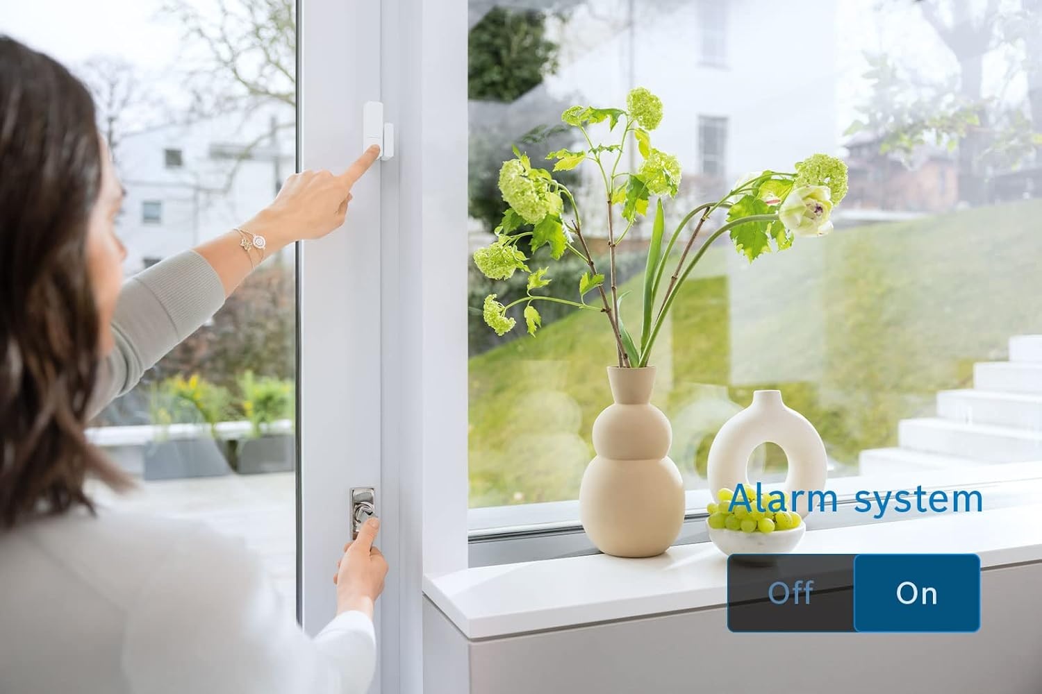 Bosch Smart Home deur-/raamcontact II plus, inbraakbescherming met slimme sensor voor trillingsdetectie, compatibel met Amazon Alexa en Google Assistant, wit