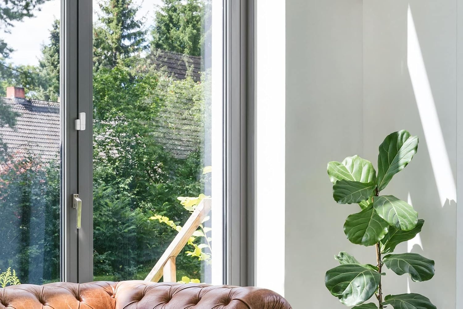 Bosch Smart Home deur-/raamcontact II plus, inbraakbescherming met slimme sensor voor trillingsdetectie, compatibel met Amazon Alexa en Google Assistant, wit