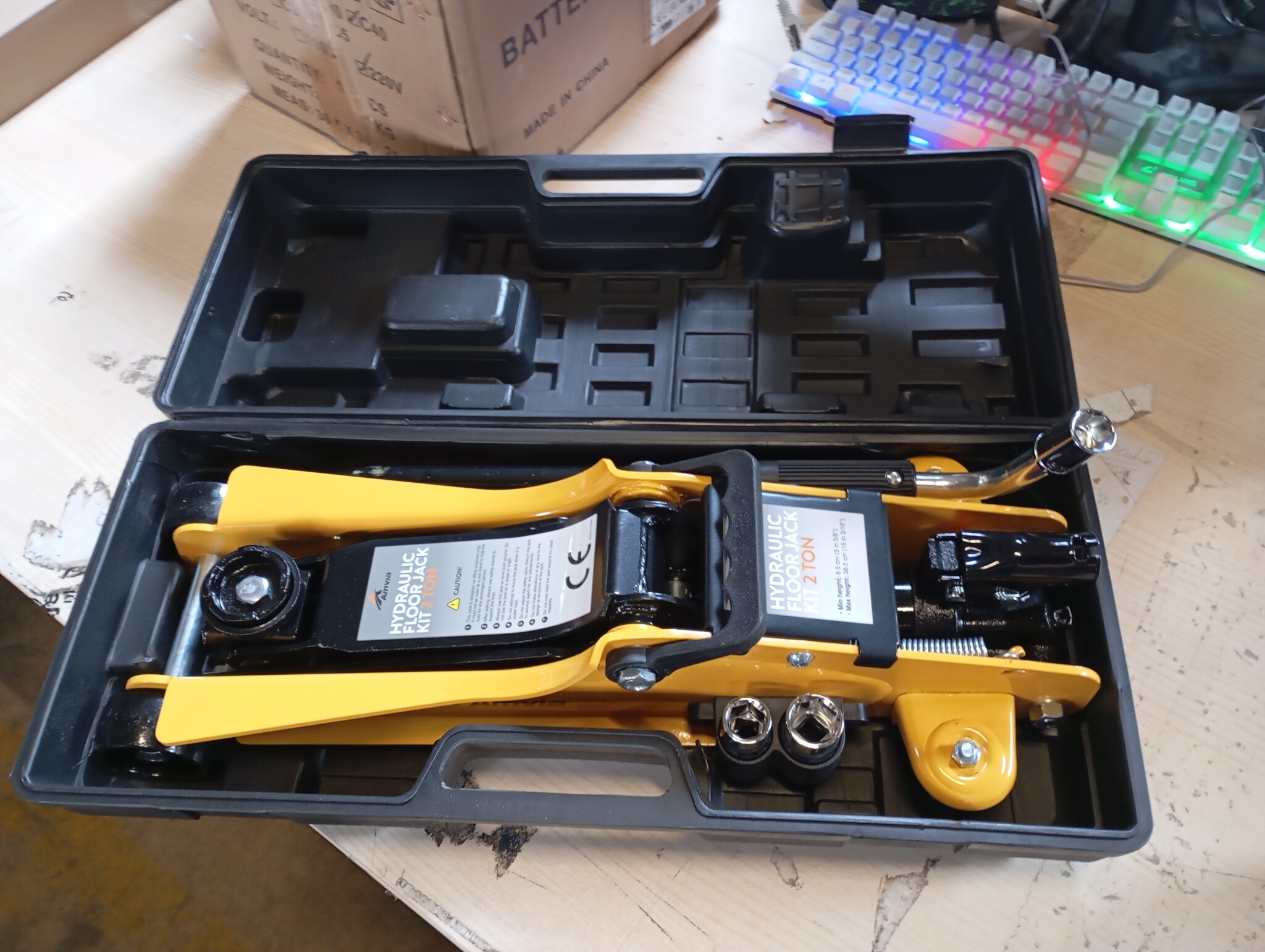 Vloerkrikset 2 ton met koffer - Hydraulische trolleykrik met laag profiel voor SUV en auto - universele autogereedschapsset met moersleutel - draagbare bandenkrik