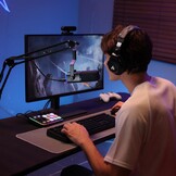 MAONO Dynamische gamingmicrofoon met boomarm: XLR/USB Podcast-microfoon met software, dempknop, versterkingsregeling, RGB-pc-microfoon voor streaming, opname, PS4/PS5, YouTube-contentcreatie PD100XS