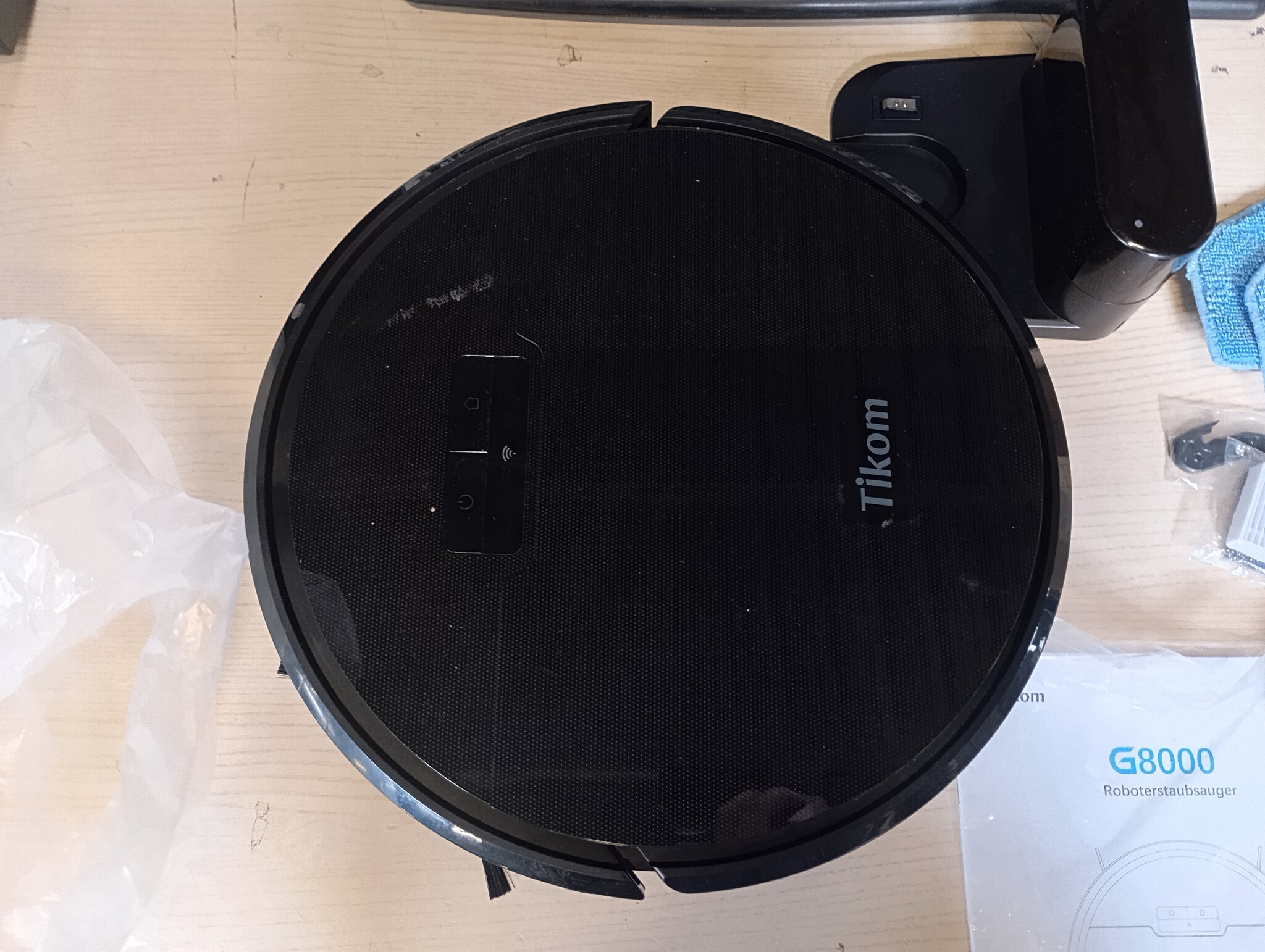Tikom G8000 Robot Vacuum Cleaner with Mop Function, 2700Pa Suction Power, WiFi, Ideal for Pet Hair, Carpets and Hard Floors