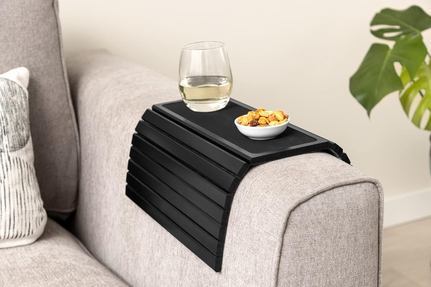 Bamboe dienblad tafel voor over de Armleuning van bank of stoel, met Anti-Slip.De Natuurlijke Kleur Past Goed in elk Interieur. (Zwart)