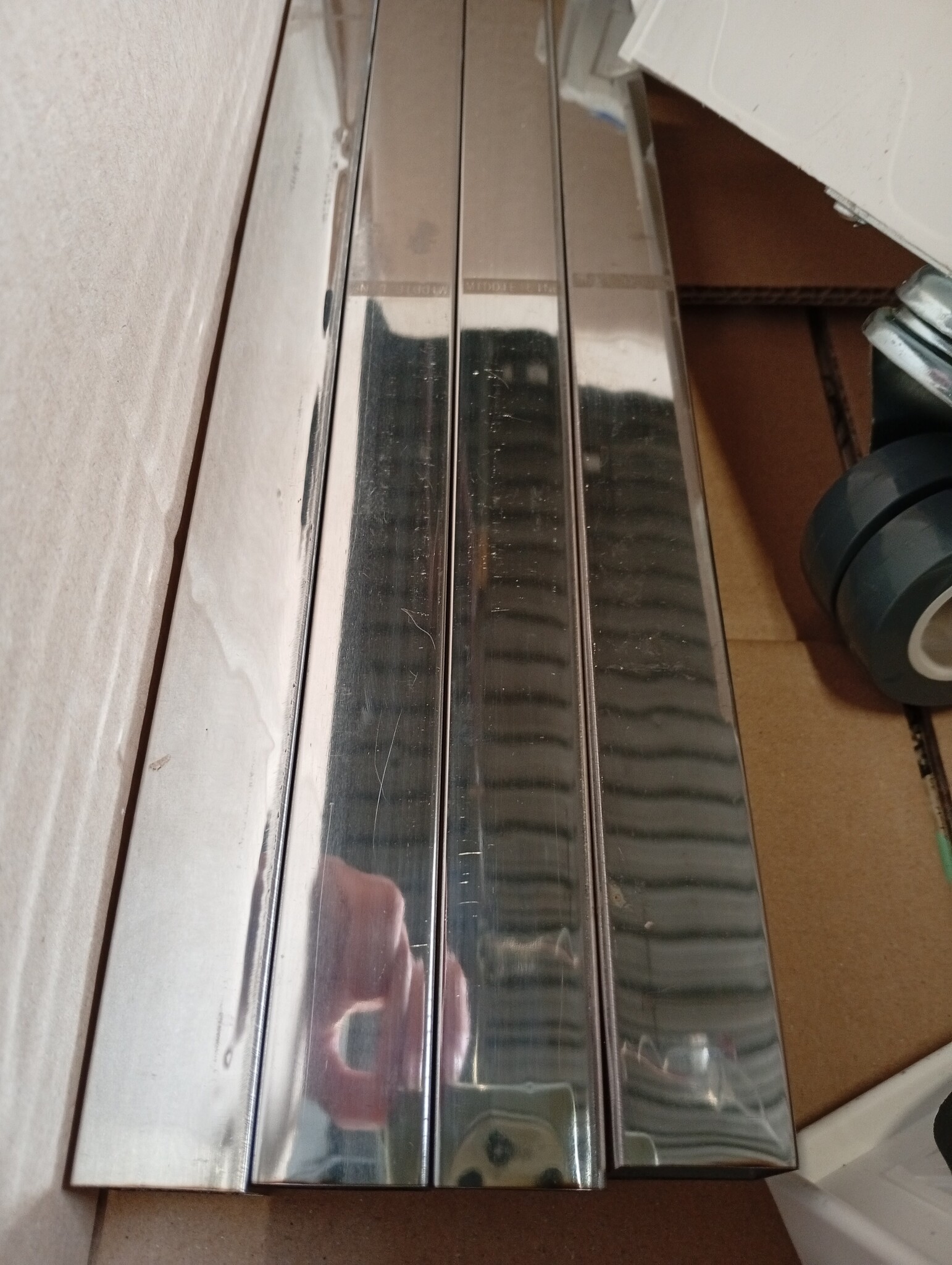 Wasmachine met 4 vergrendelbare zwenkwielen, verstelbare waswagen van 40 tot 60 cm, trillingsbestendig, maximale capaciteit 200 kg, wasmachine, droger, koelkast, wit