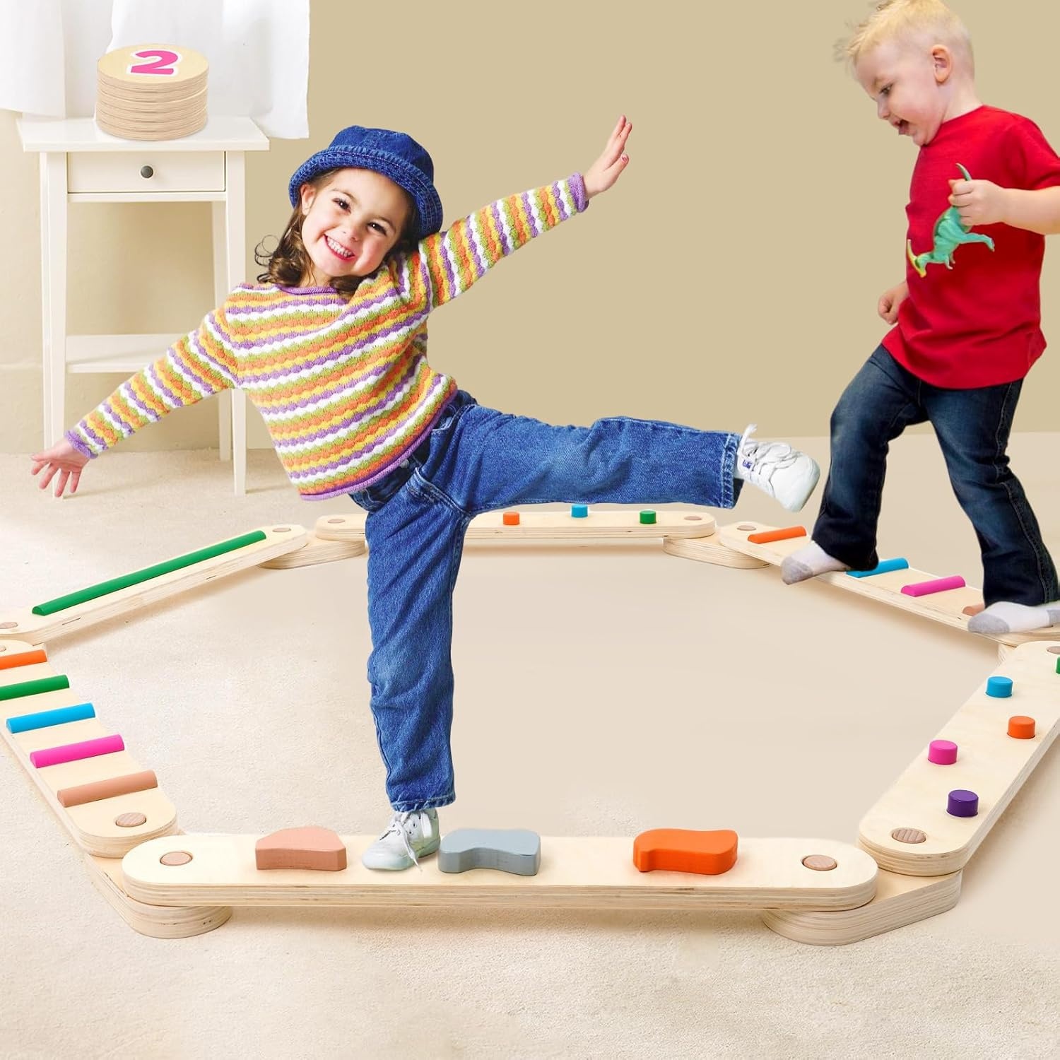 Holz Kleinkinder Schwebebalken mit 6 Balanciersteine frei kombinierbar,Montessori Spielzeug für Drinnen und Draußen,Holz-Balance-Board für Kinder für Koordination und Stabilität ab 3-7 Jahren