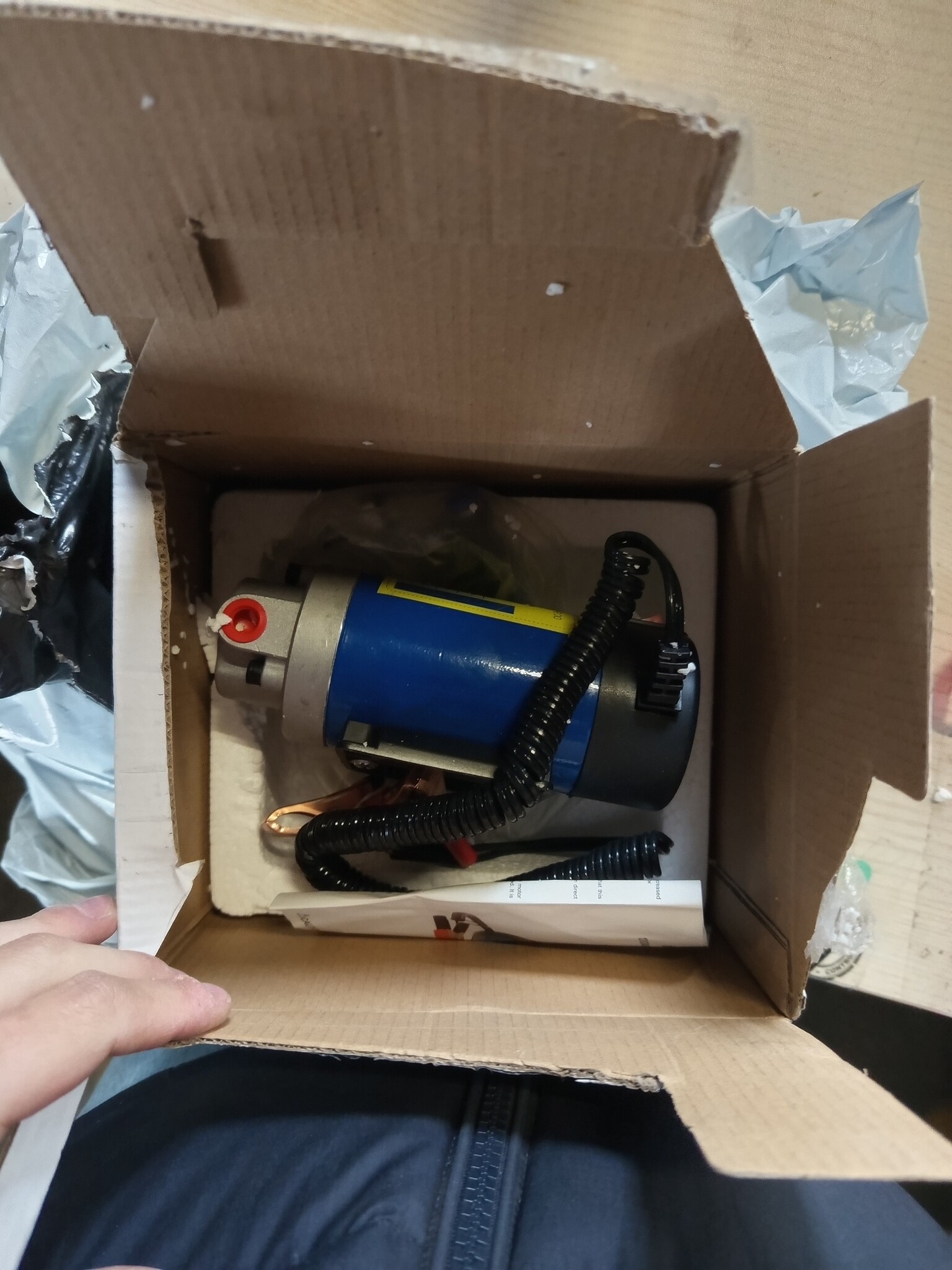 Dieselpomp 12 V 100 W Olieafzuigpomp Brandstofpomp Motorolieverversing Diesel Transferpomp Vloeistofafzuiging Geluidsarm Uitgerust met 3 Leidingen
