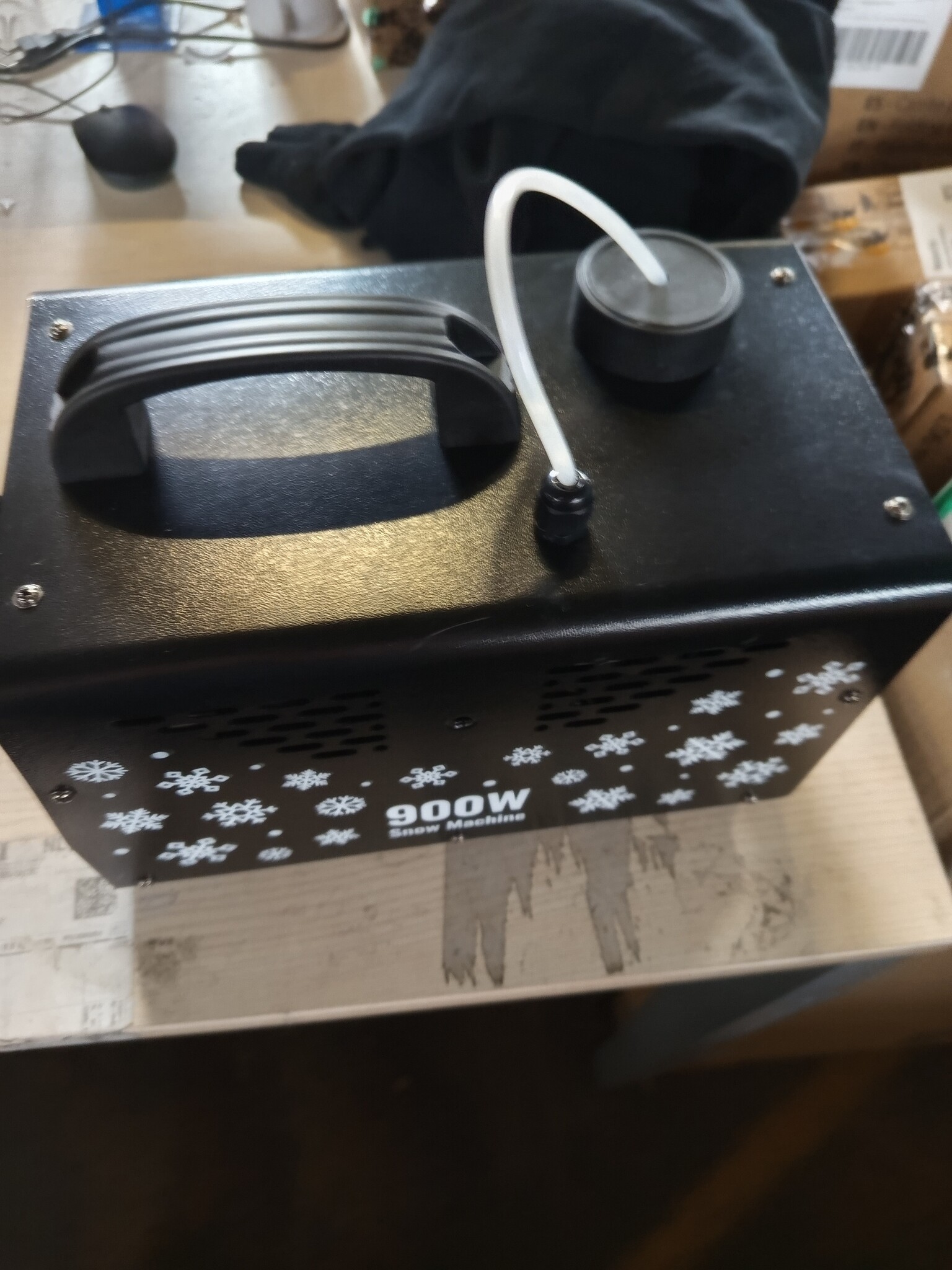 VEVOR Sneeuwmachine, 900 W, draagbaar, hangend, met omgevingslicht, met draadloze afstandsbediening en vloeistofreservoir, 1 l, buitengebruik, voor kerstfeesten