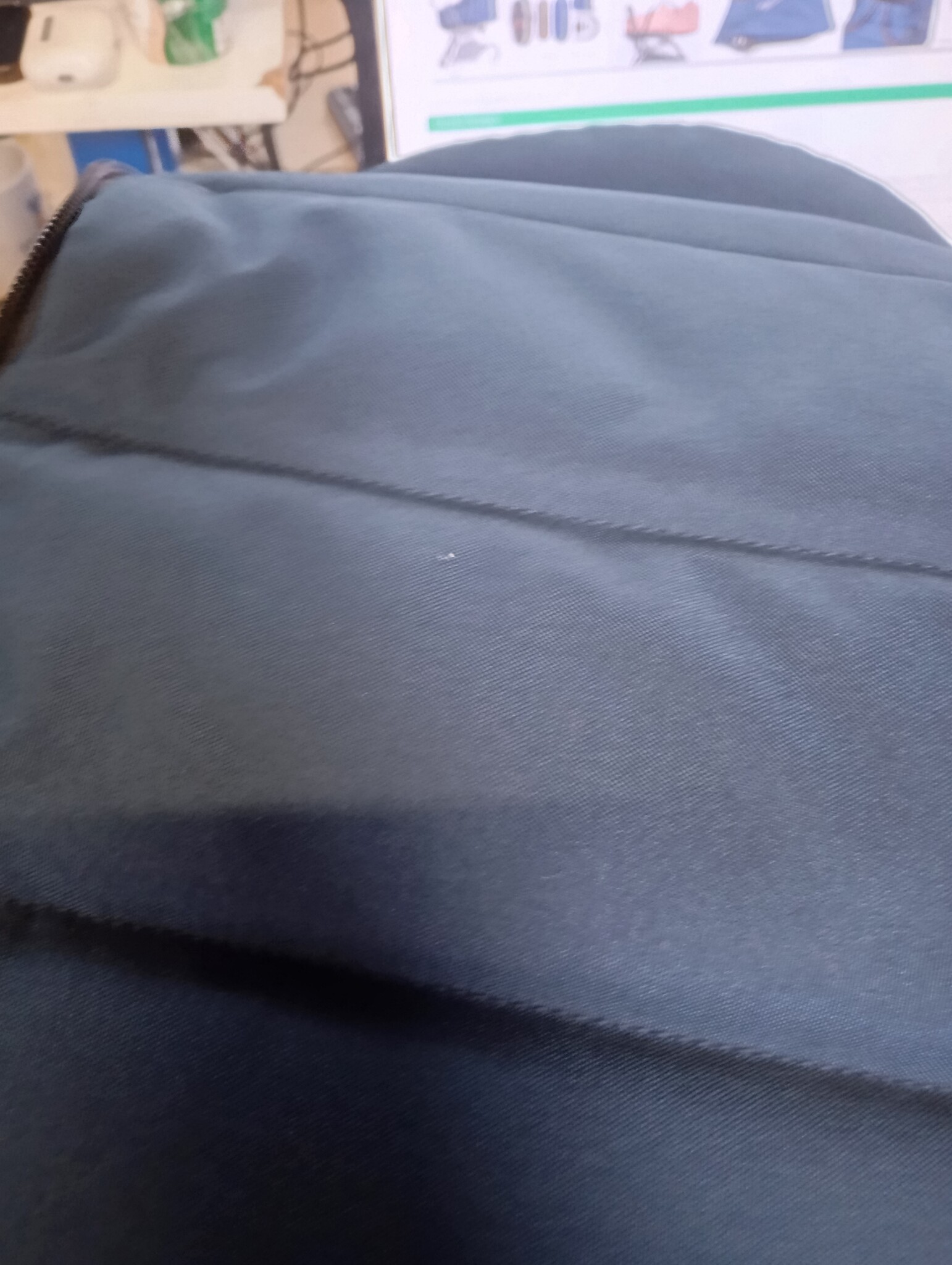 LIONELO Cloe Lichtgewicht Wandelwagen tot 22 kg – Automatisch Inklapbaar met Draagtas, Grote PU-Wielen met Vering, Verstelbare Rugleuning & Voetsteun, 5-Puntsgordel, UPF50+ XXL Zonnekap – Zwart Goud