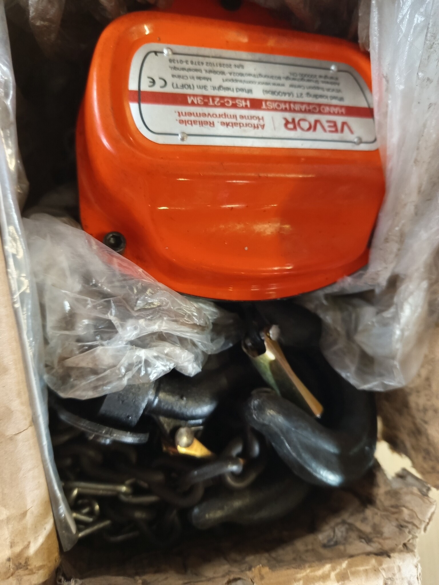 VEVOR Trekkoord met 2 T draagvermogen, handketting, 3 m hefhoogte, hoes met G80-ketting, krachtige takel, handmatige takel voor garages, magazijnen, automobielmachines, oranje