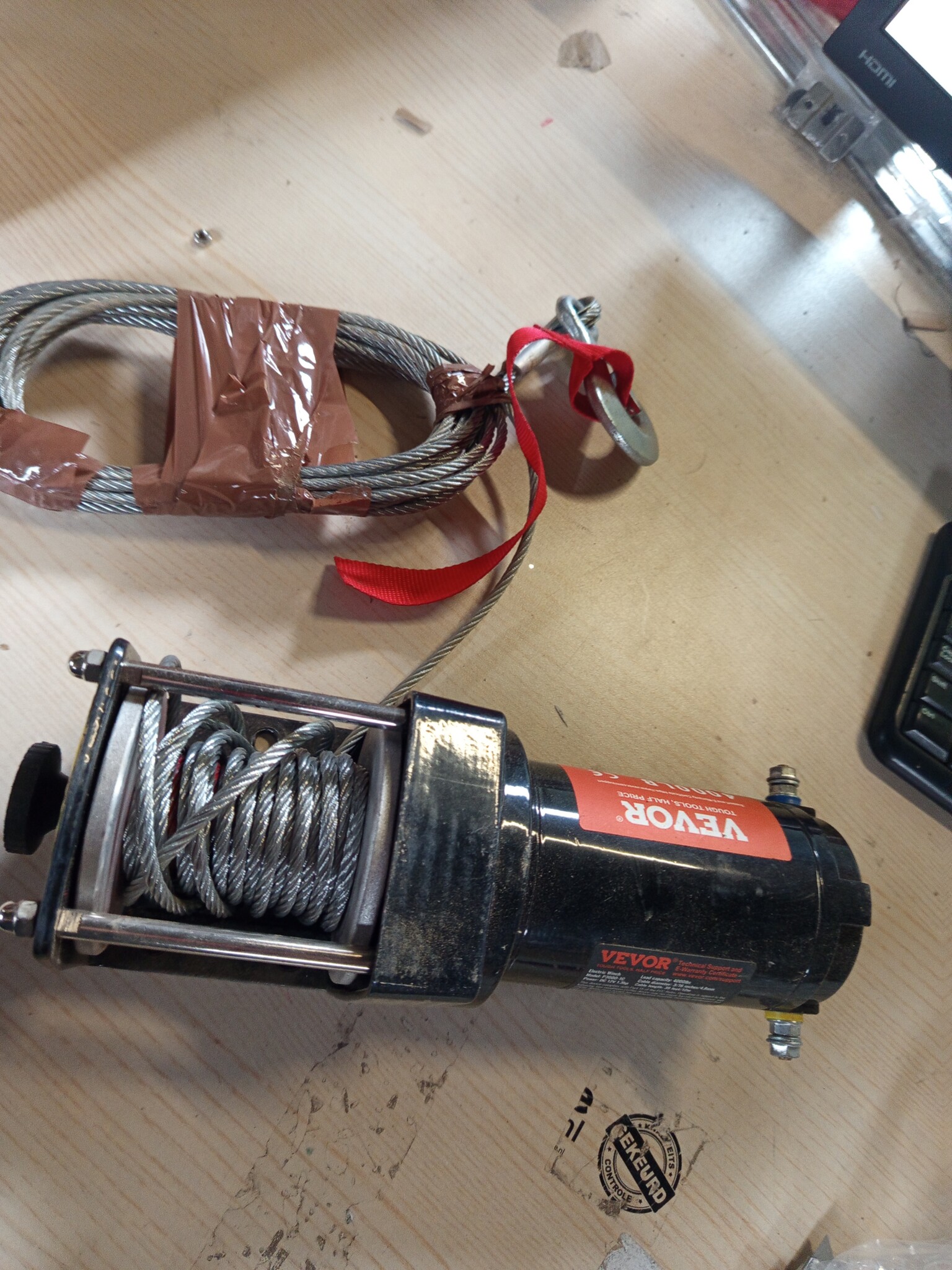 VEVOR Elektrische Lier 4000 lbs - 12V Lier voor ATV/UTV - Zwart