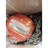 VEVOR Trekkoord met 2 T draagvermogen, handketting, 3 m hefhoogte, hoes met G80-ketting, krachtige takel, handmatige takel voor garages, magazijnen, automobielmachines, oranje