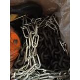 VEVOR Trekkoord met 2 T draagvermogen, handketting, 3 m hefhoogte, hoes met G80-ketting, krachtige takel, handmatige takel voor garages, magazijnen, automobielmachines, oranje