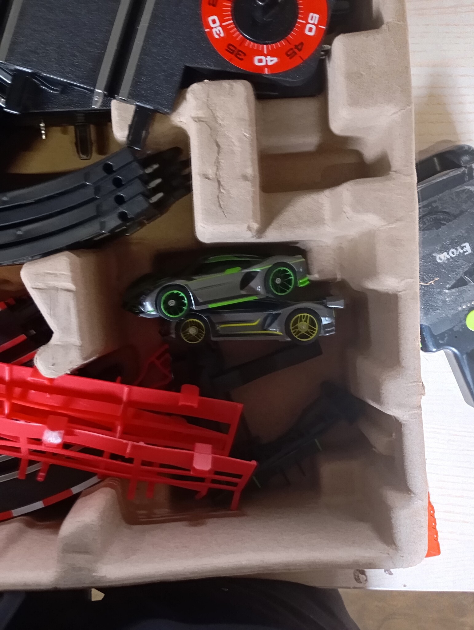 Racebaan 1:43 met Tuning Zone - 5,3m - 58% Korting