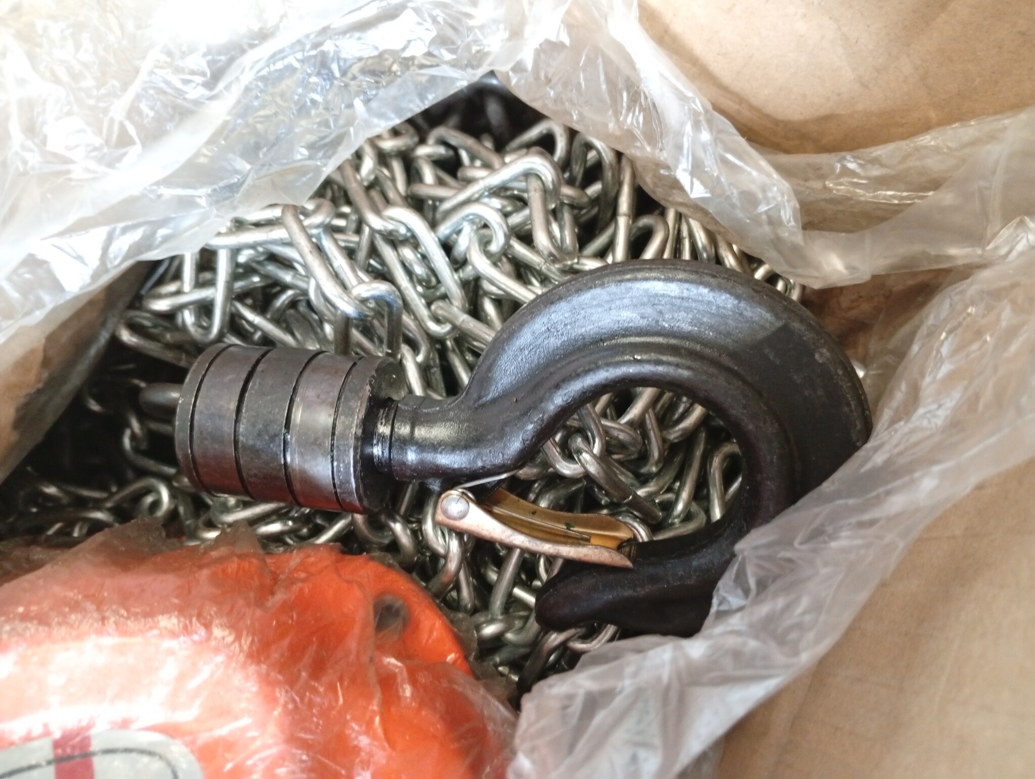 VEVOR Trekkoord met 2 T draagvermogen, handketting, 3 m hefhoogte, hoes met G80-ketting, krachtige takel, handmatige takel voor garages, magazijnen, automobielmachines, oranje
