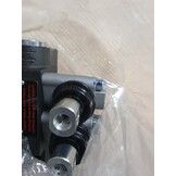 Vevor Hydraulische klep 2 spoel hydraulische directionele regelklep 11gpm hydraulische regelklep dubbelwerkend voor tractoren laders tanks zwart: industrieel en wetenschappelijk