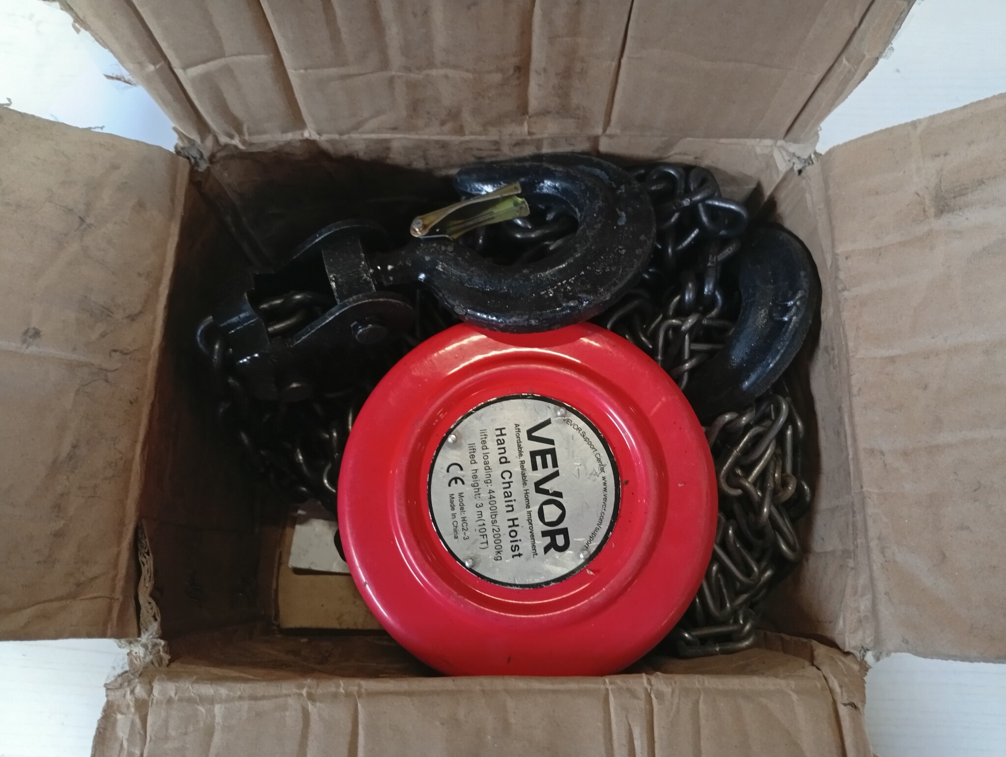 VEVOR Handmatige kettingtakel, draagvermogen 2 T, hefhoogte 3 m, met robuuste haak, G70-ketting, mechanische veiligheidsrem, goederenheffen voor garages, bouwplaatsen, magazijnen, rood