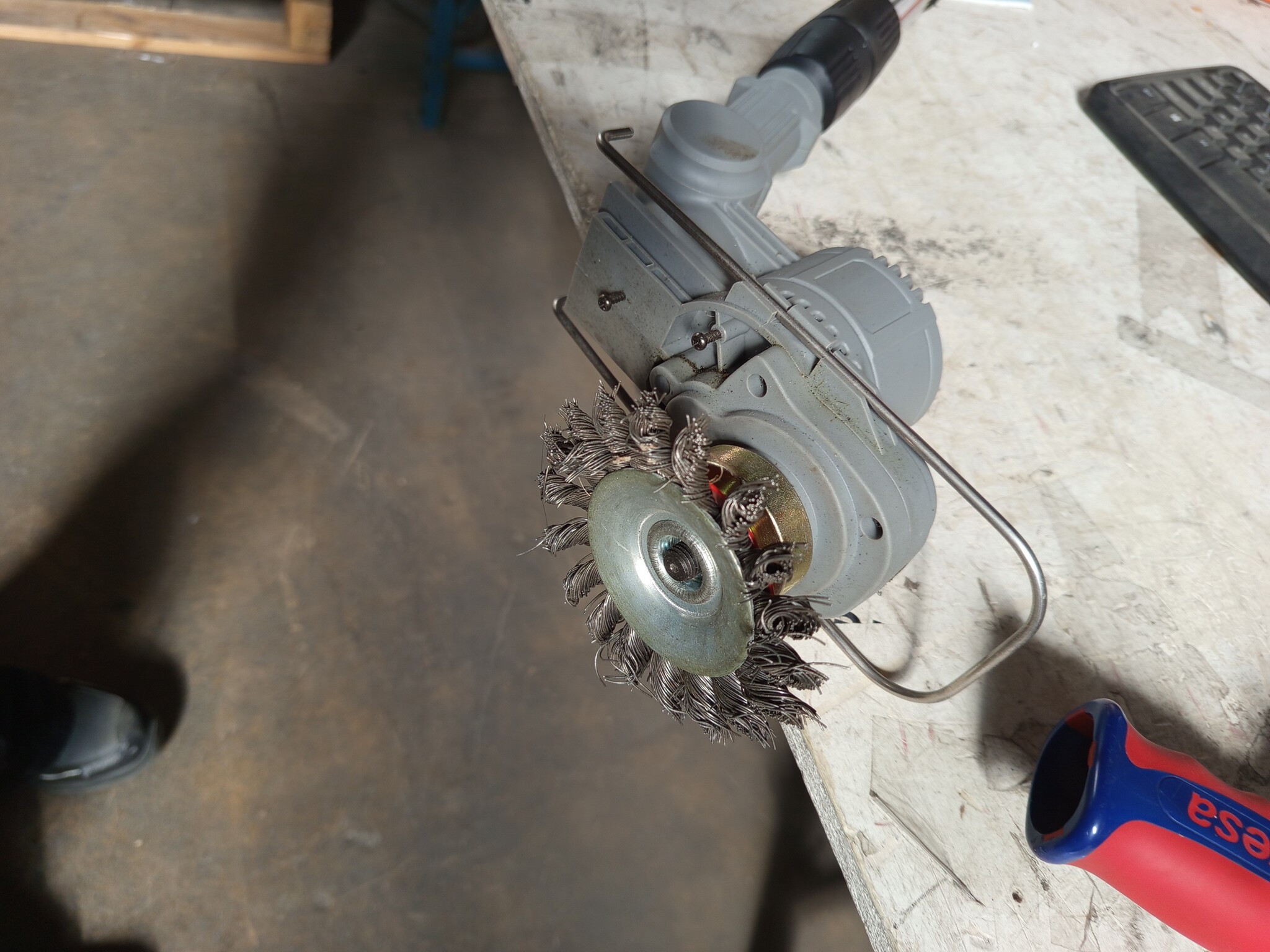 Accu Grastrimmer & Bosmaaier 21V - 54% Korting