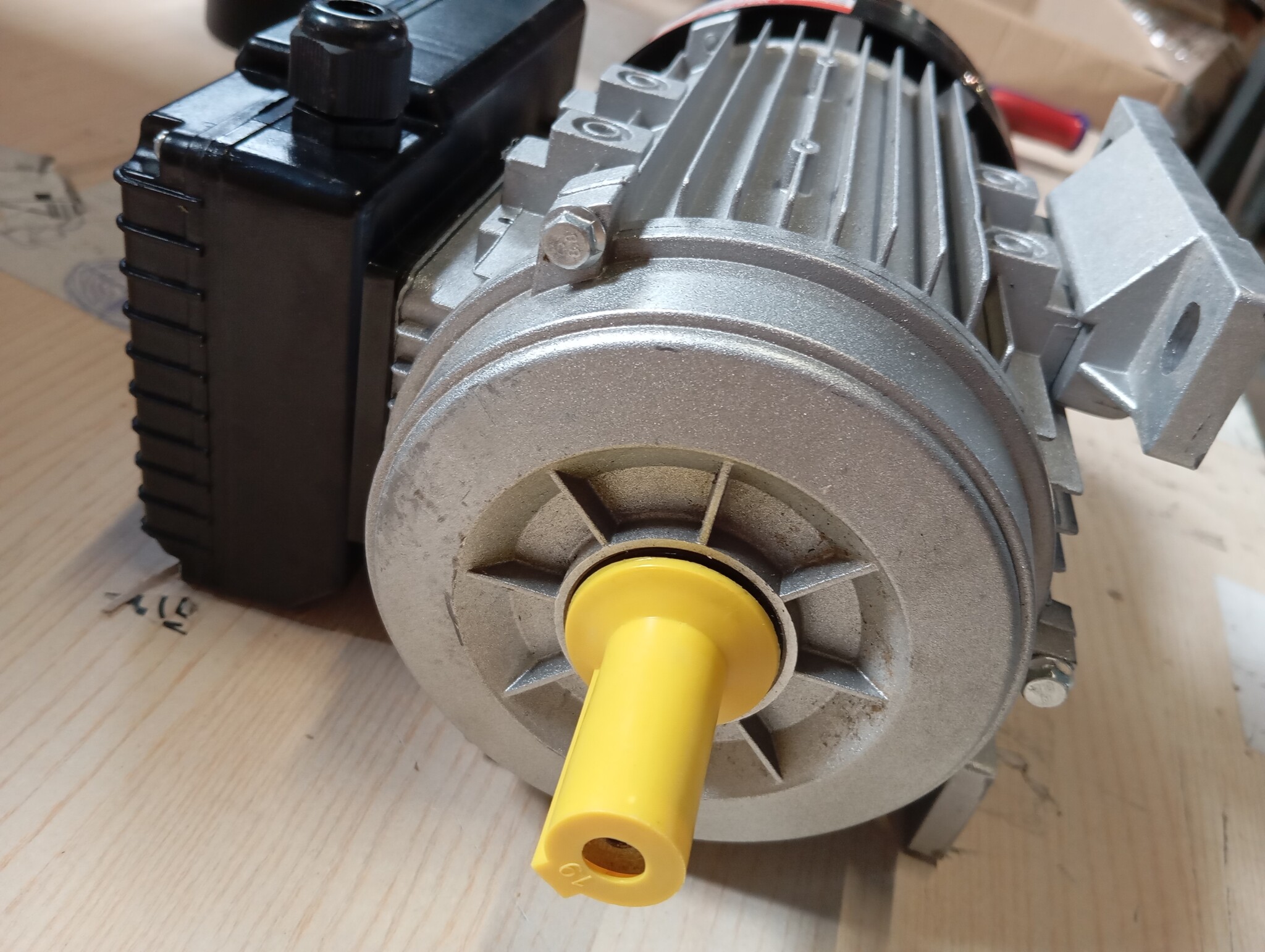VEVOR Elektromotor 0,75 kW eenfasige luchtcompressormotor, 1400 tpm, AC 220-240 V, 5,45 A, frame 80, B3, 19 mm clavesas, CW/CCW-rotatie voor landbouwmachines en uitrusting