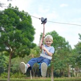 VEVOR Zipline Kit voor kinderen en volwassenen, 80ft Zip Line Kits tot 500 lbs, achtertuin buiten snelle installatie tokkelbaan, speeltuin entertainment met roestvrijstalen tokkelbaan, veerrem,