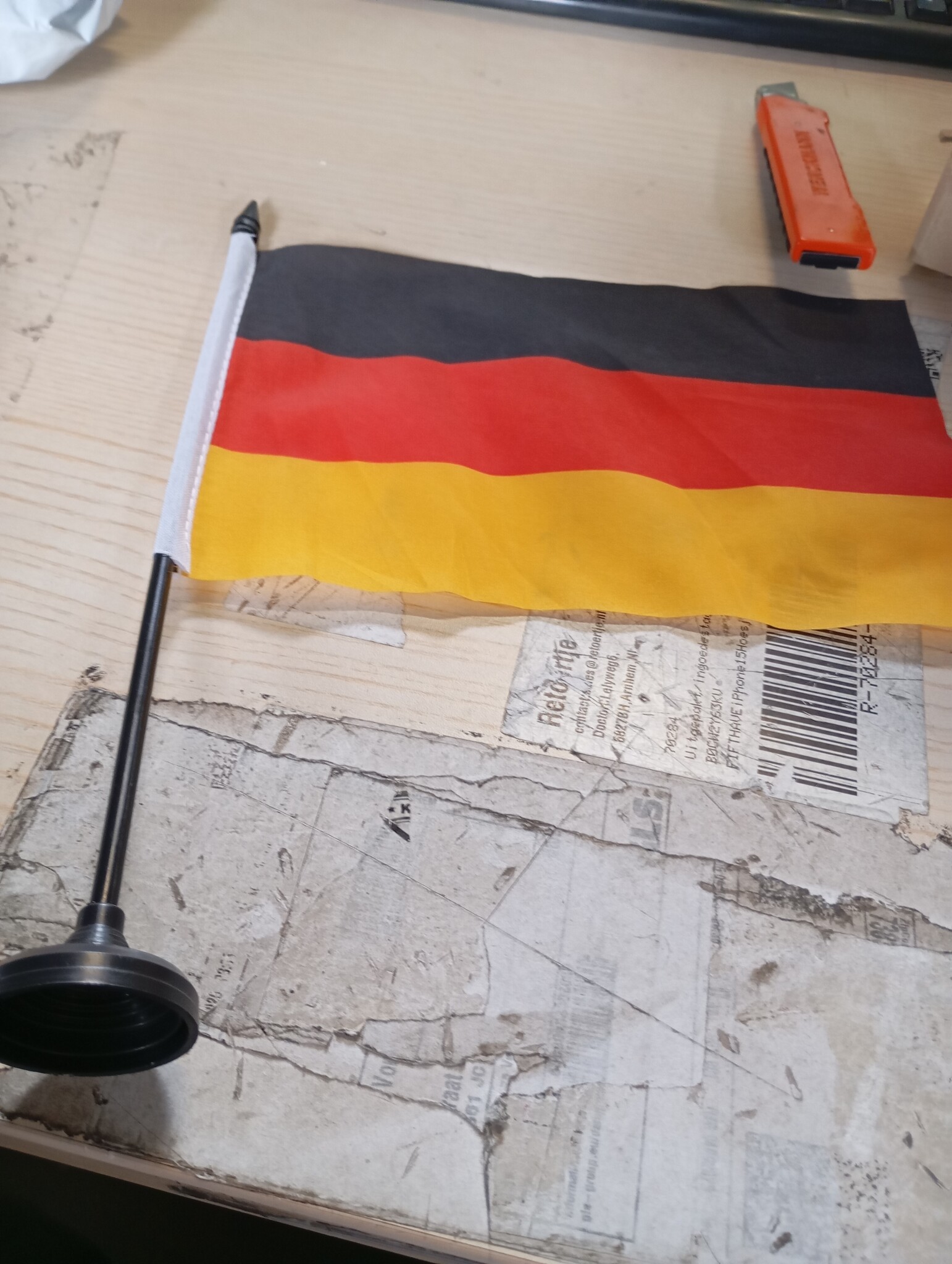 Zweedse Tafelvlag Satijn 22x15cm met Voet & Paal - 78% Korting