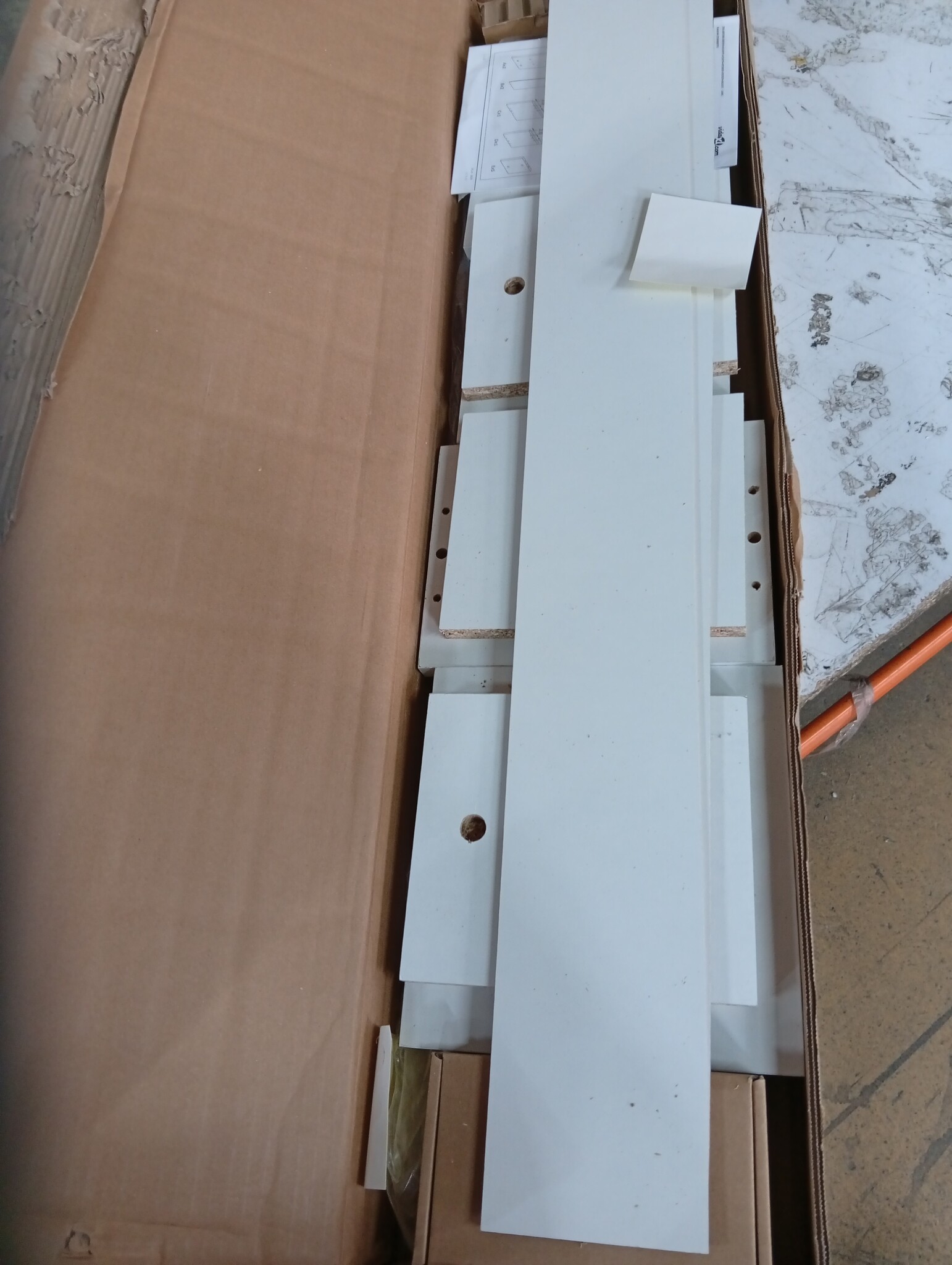 Cd-kast Wit 21x20x88cm Bewerkt Hout - 59% Korting