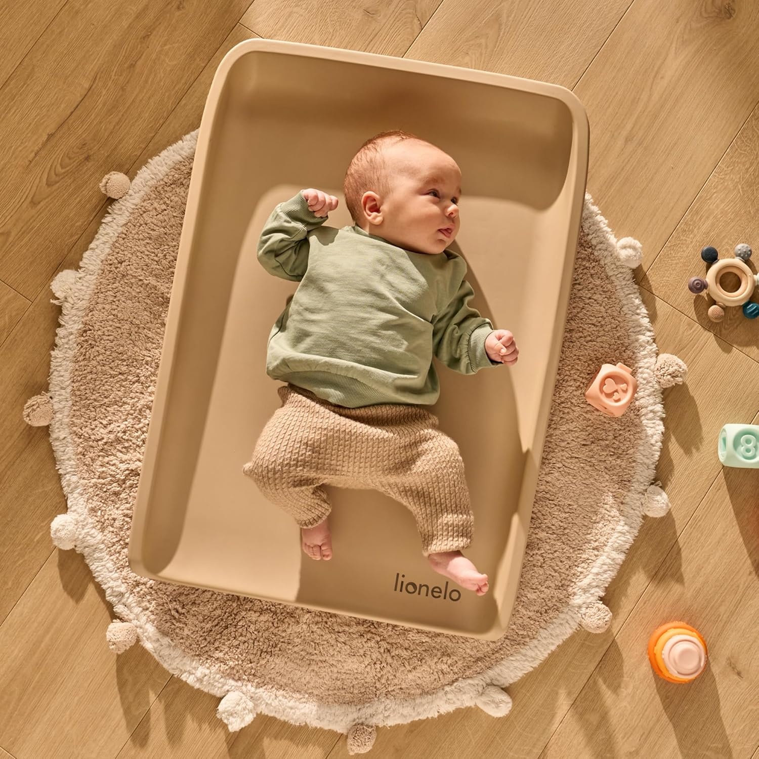 LIONELO Megs Aankleedkussen 70×49×7 cm – Waterdicht Antislip & Veilig, Zacht PU Schuim met Opstaande Randen, Veilig vanaf Geboorte, Vrij van Schadelijke Stoffen, Onderhoudsvriendelijk, Grijs