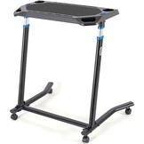 Rollentrainer tafel met verstelbare wielen, hoogteverstelling, roltrainer bureau met een antislip rubberen werkblad, 2 uitsparingen voor tablet of smartphone, 2 bekerhouders Zwart
