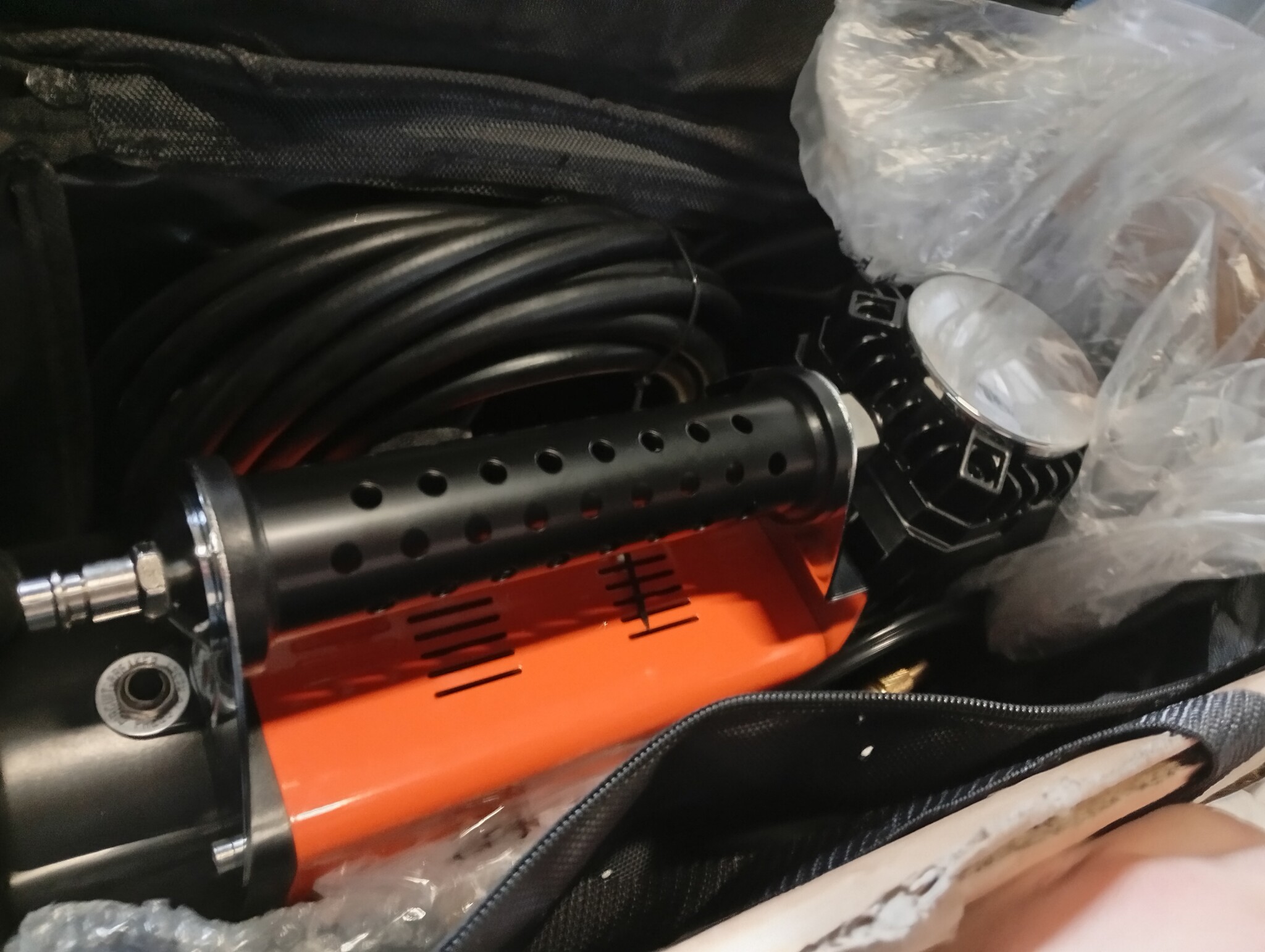 VEVOR 12V Heavy Duty Luchtcompressor - 150 PSI - 7.06 CFM - Oranje - Bandenpomp met Digitale Manometer