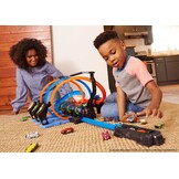 Racebaan Spiraal Crash Hot Wheels met Boosters & Loopings - 34% Korting!